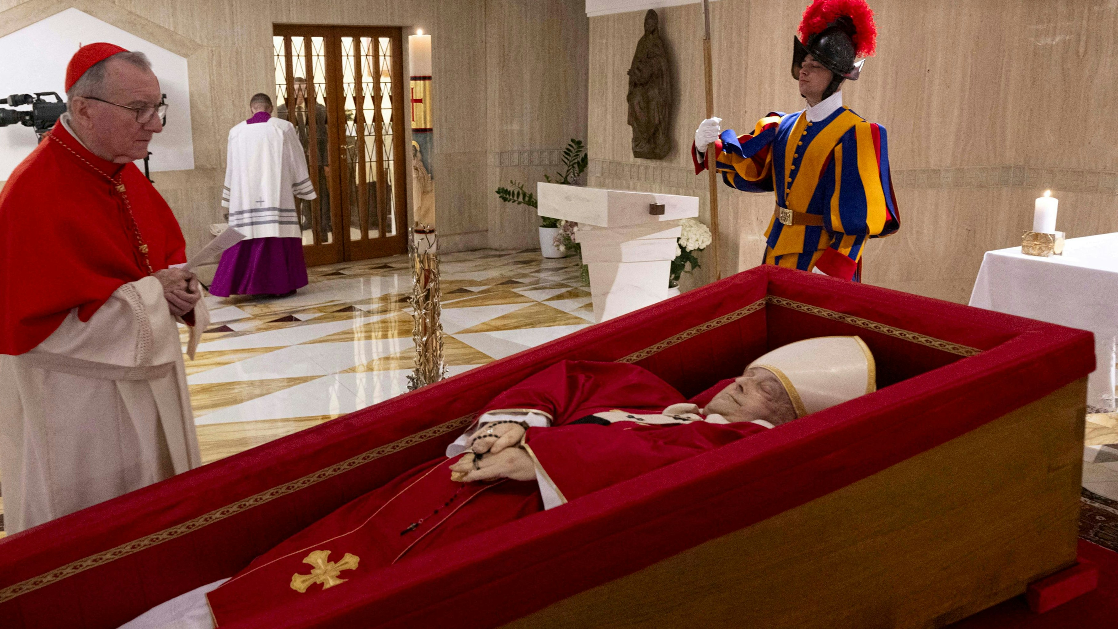 Heute.at - Offener Sarg – hier wird Papst Franziskus aufgebahrt