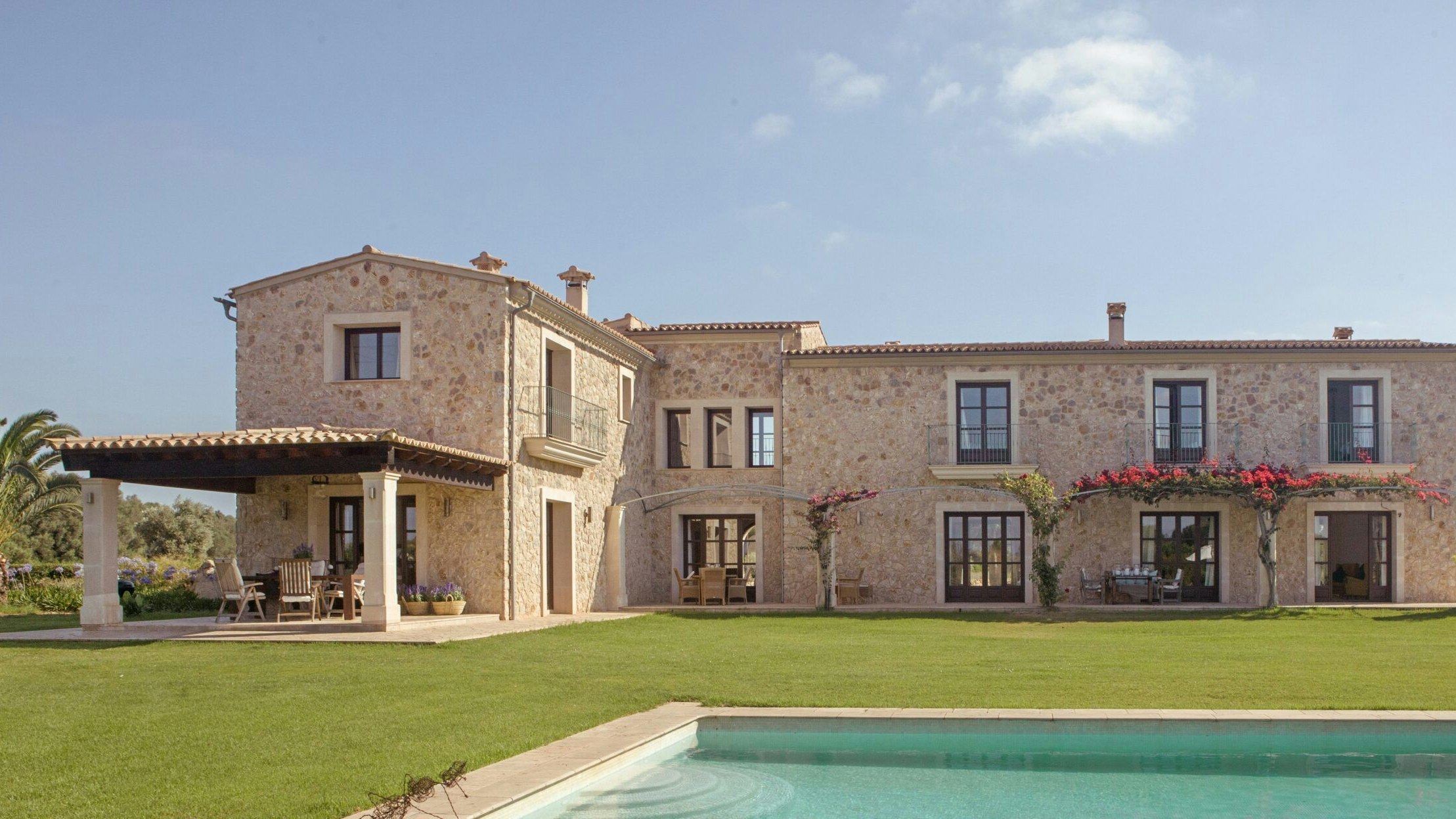 "The Balance" ist ein diskreter Rückzugsort für die Superreichen: amerikanische Top-Manager, saudische Unternehmer, deutsche DAX-Vorstände, auch ein deutscher Rap-Star soll bereits dort behandelt worden sein.