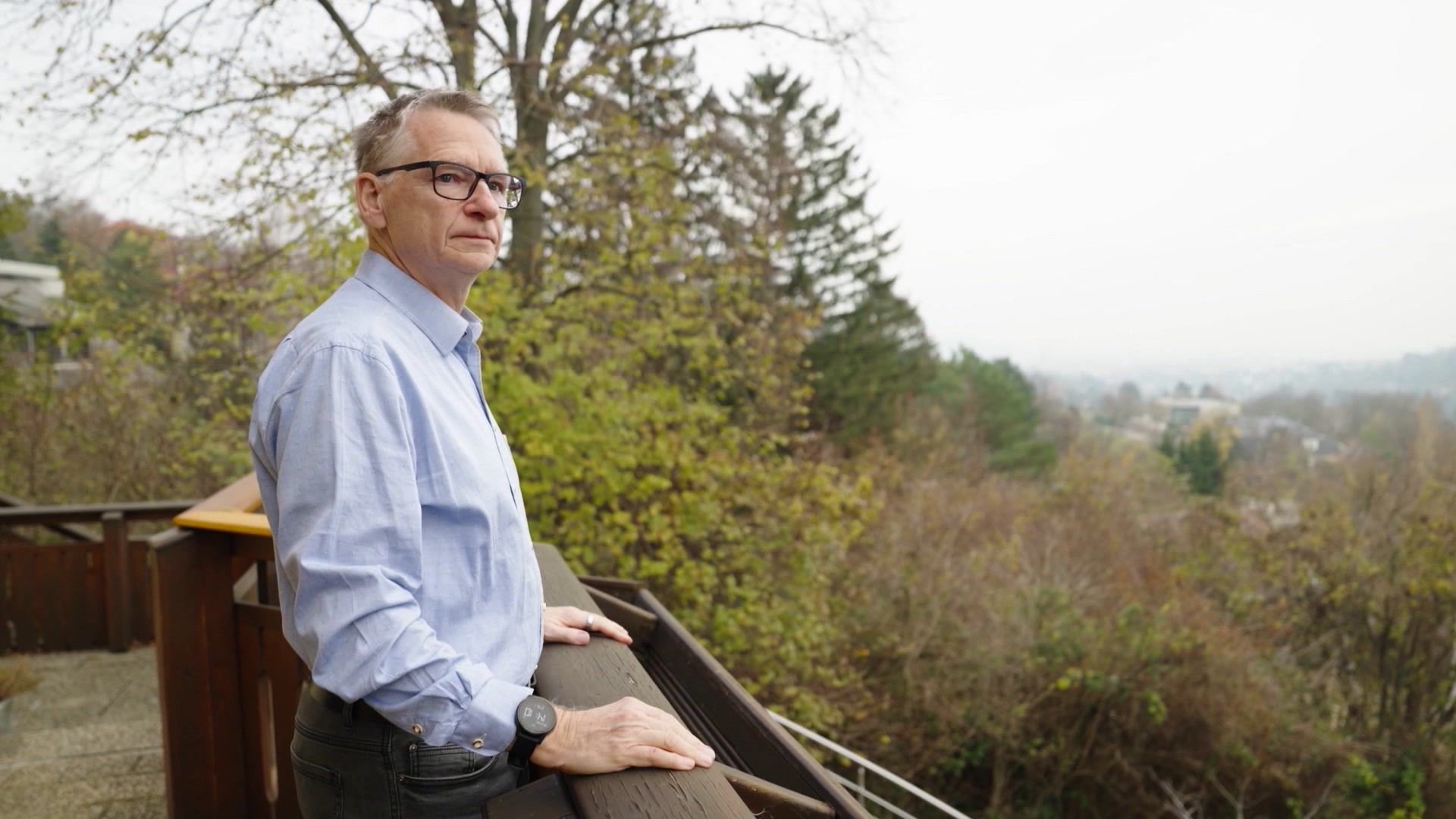 Karl A. (63) verlor sein Vermögen, will nun andere vor dem perfiden Fake warnen