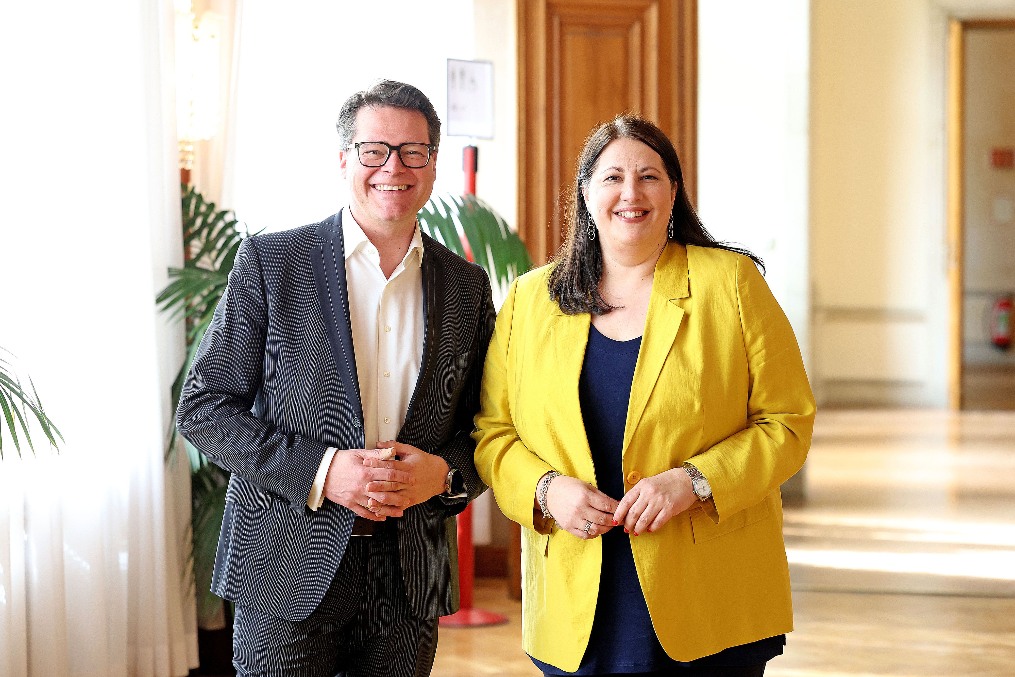 Demokratiehauptstadt Wien fördert Projekte für mehr Teilhabe und Mitbestimmung – mit Frauenstadträtin Kathrin Gaál und Demokratiestadtrat Jürgen Czernohorszky.