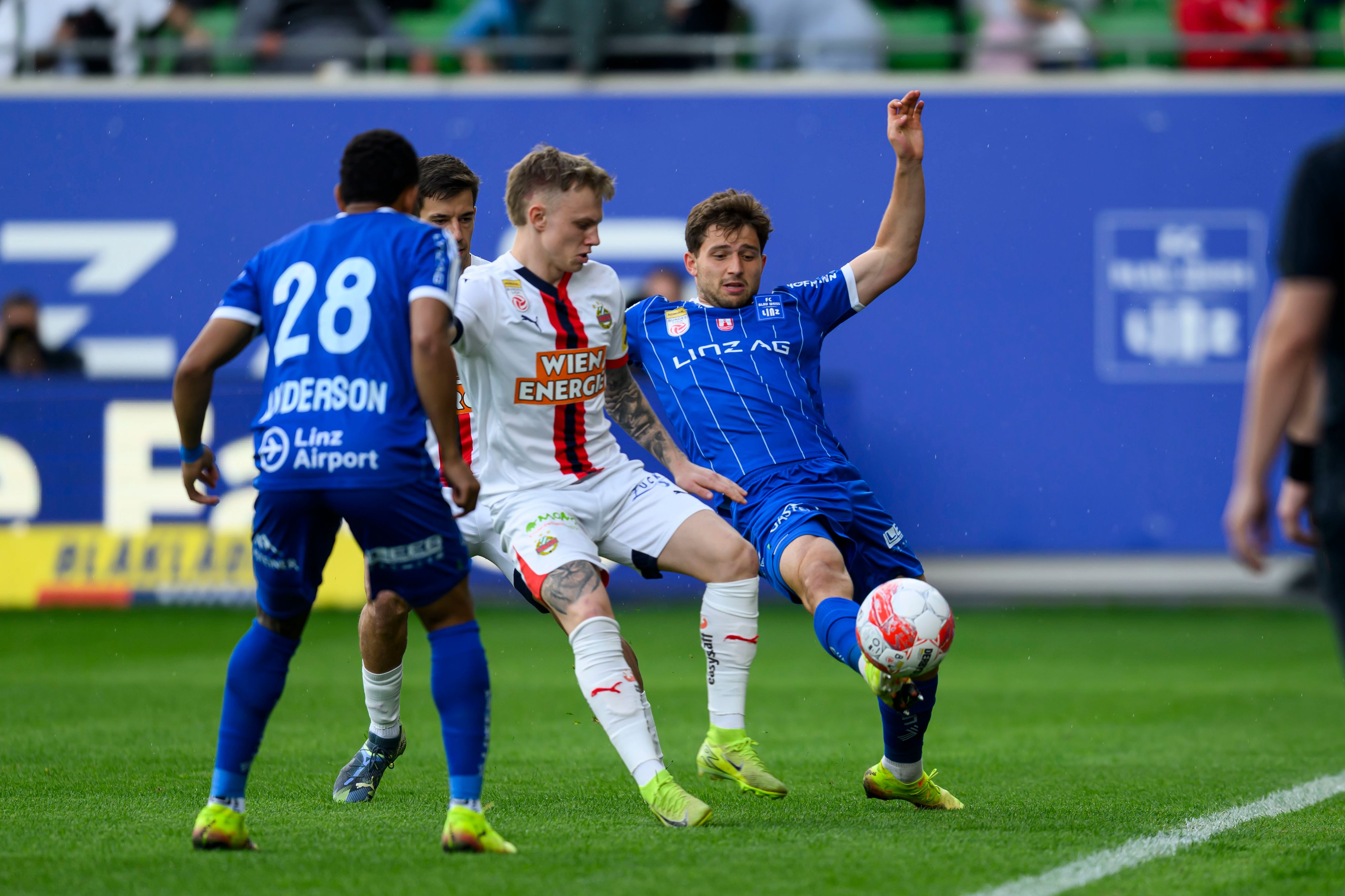 Linz spielt gegen Rapid früh druckvoll.