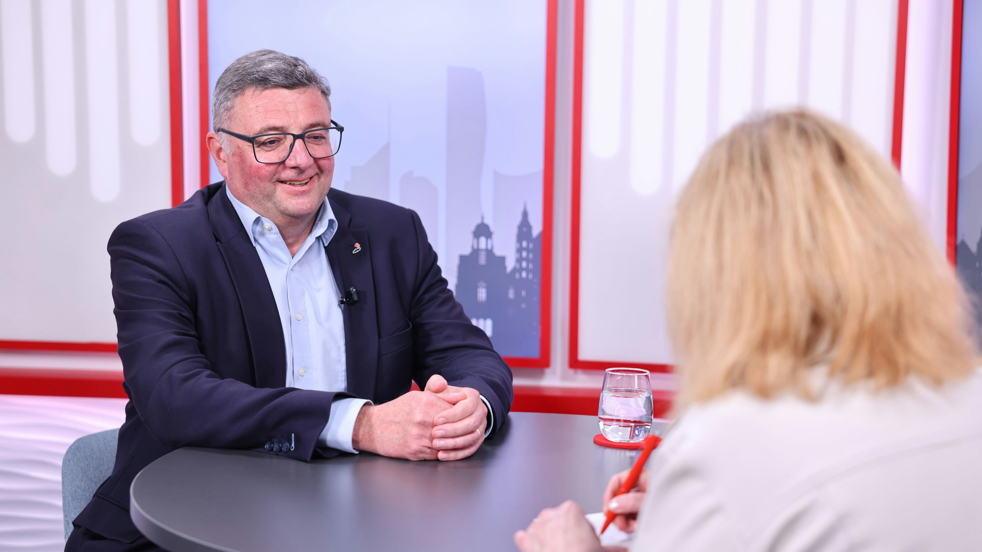 Jörg Leichtfried, Staatssekretär für Staatsschutz (SPÖ), will die Jahresgrenze bis Jahresende umgesetzt wissen.