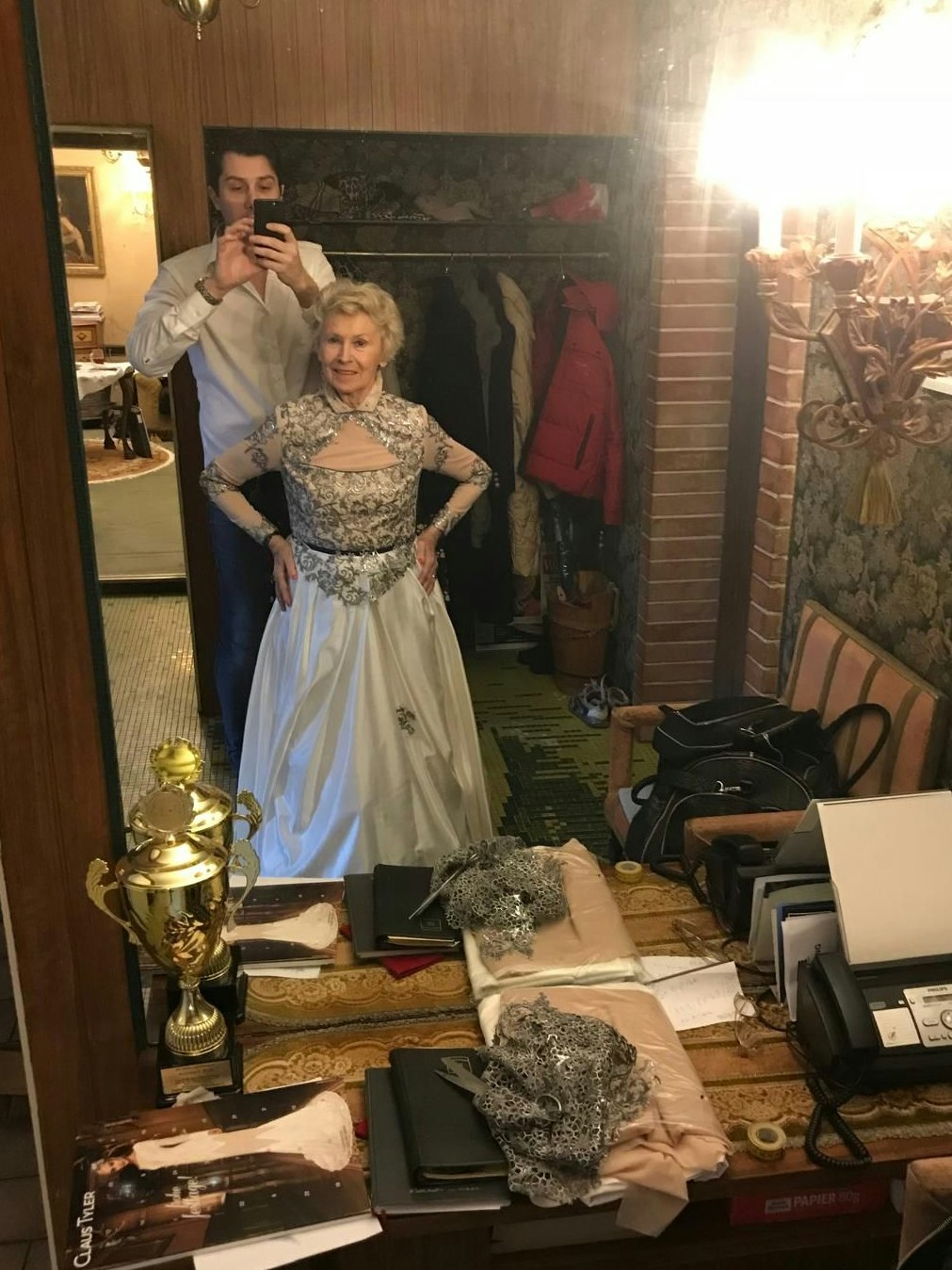 Claus Tyler entwarf dieses Kleid für Waltraut Haas