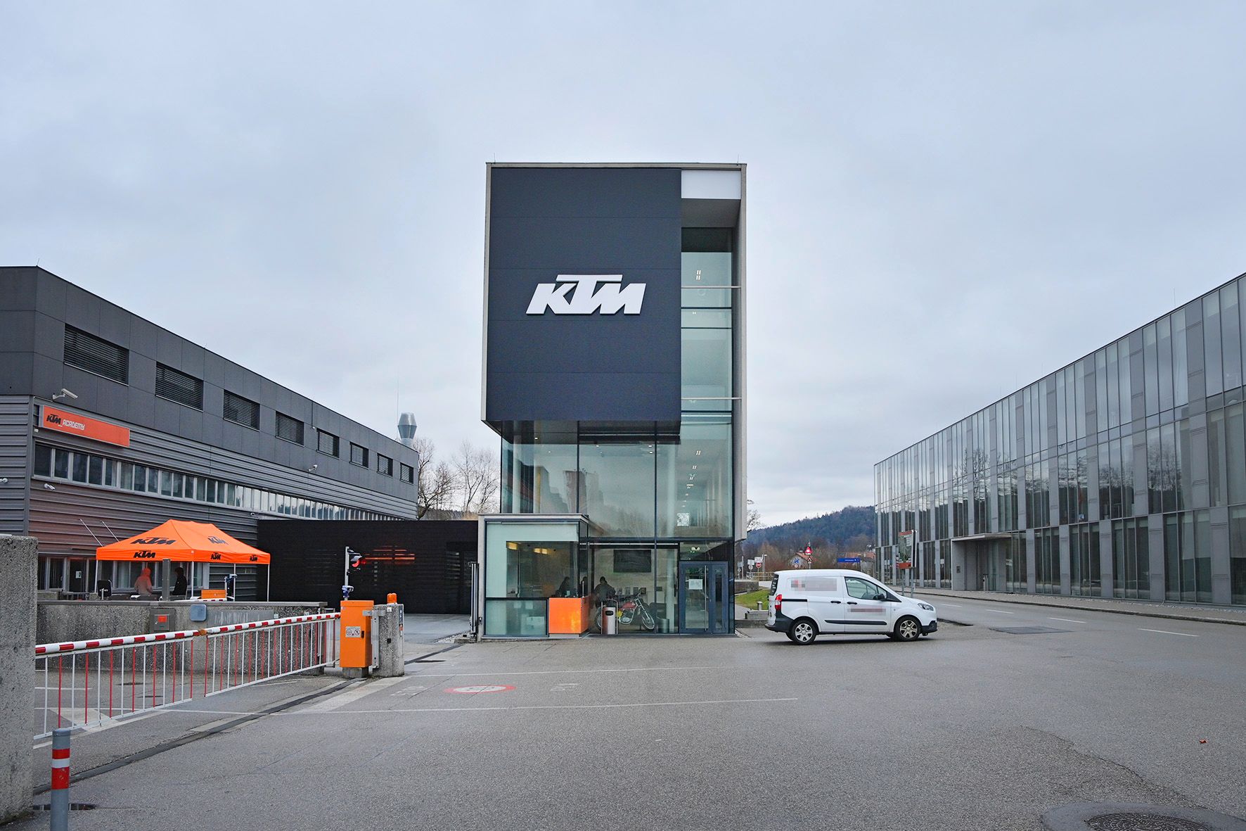 Keine Entspannung in Sicht bei KTM. Im Bild: Hauptsitz in Mattighofen (Bez. Braunau)