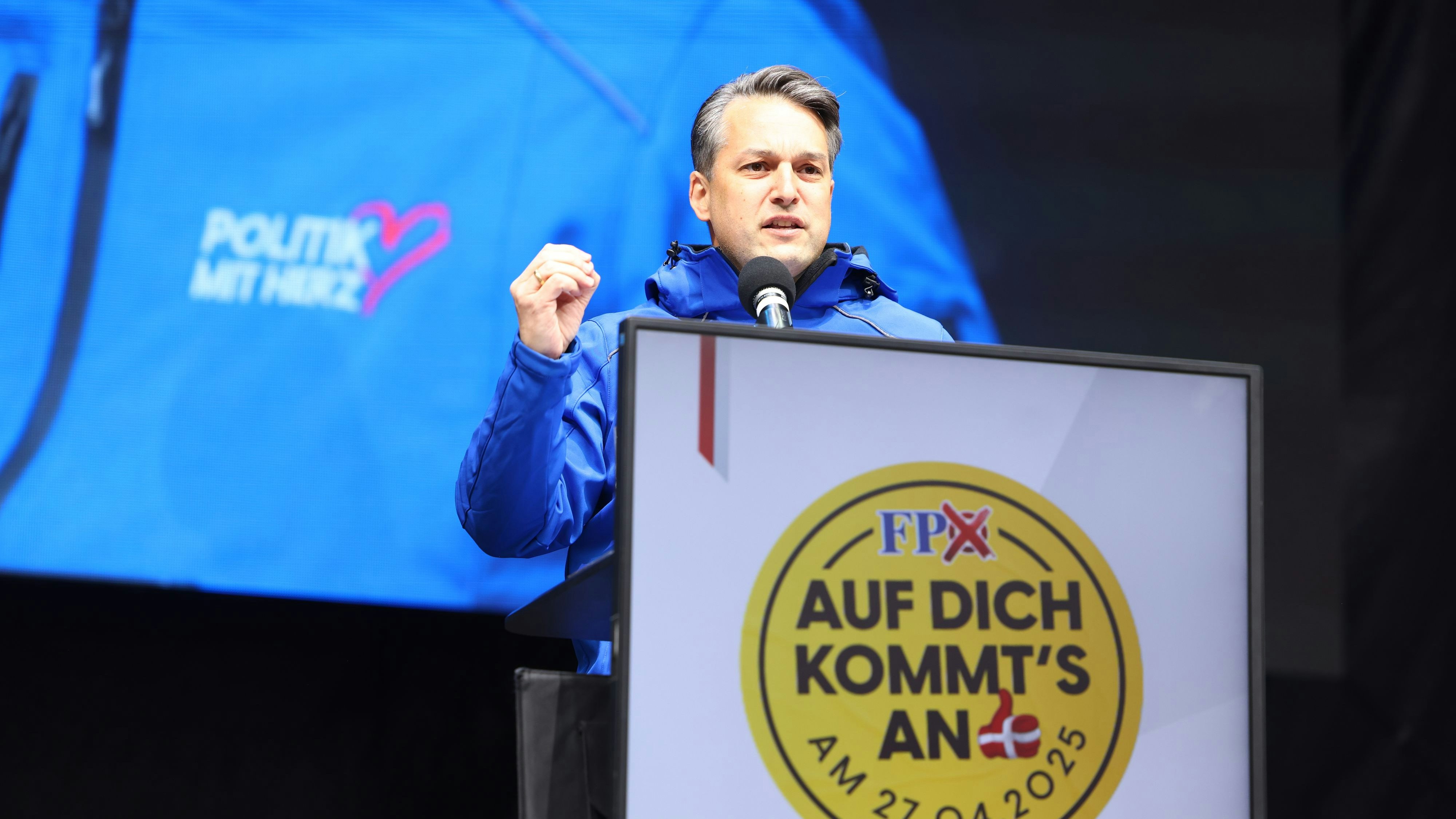 FPÖ-Spitzenkandidat Dominik Nepp beim Wahlkampffinale in Wien.