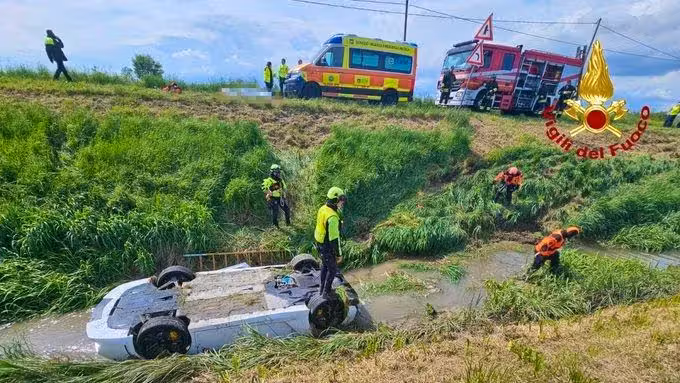 Nach dem Unfall kam das Auto kopfüber in weniger als einem Meter Wasser zu liegen – genug, um den Fahrer ertrinken zu lassen.