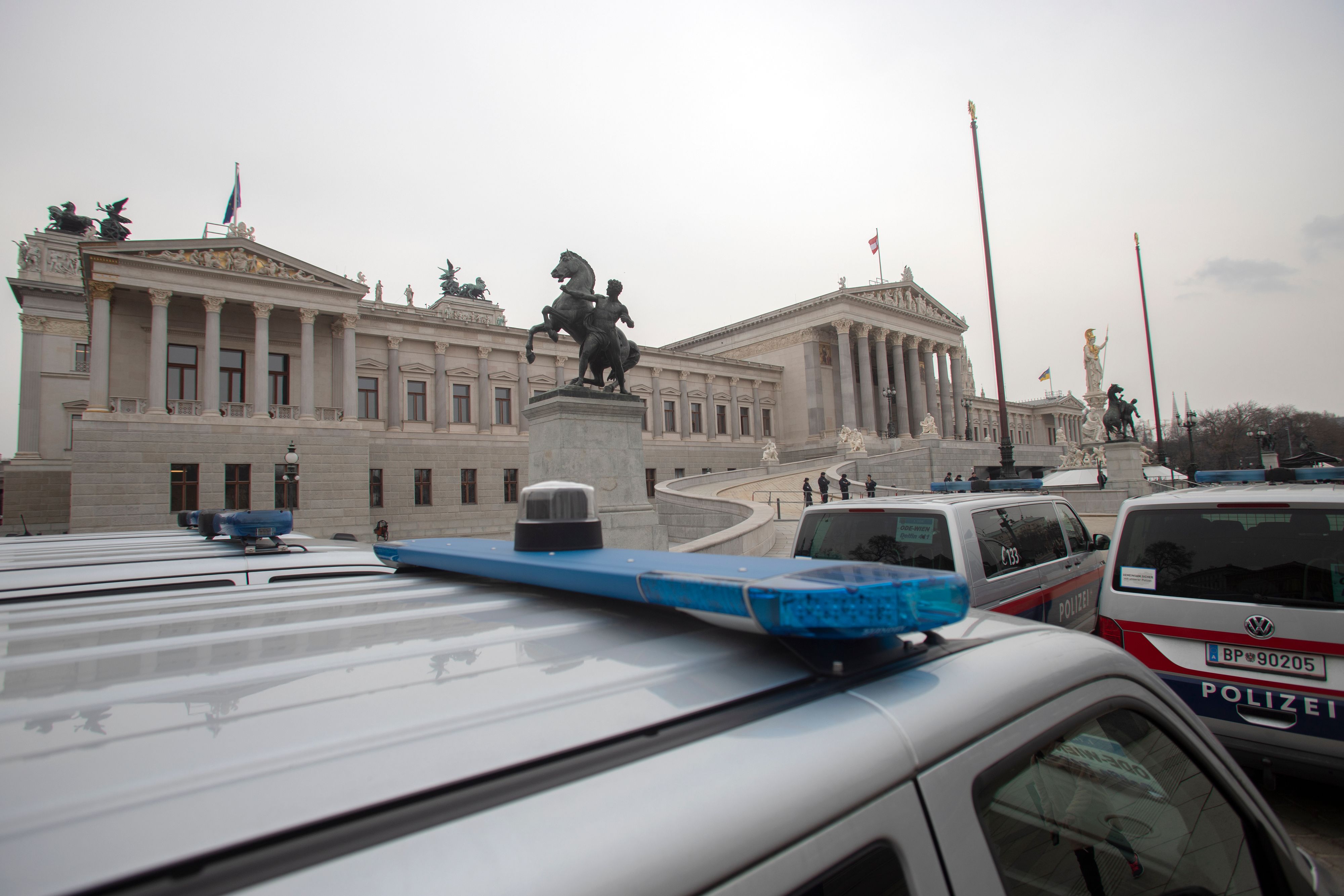 Zu dem Vorfall kam es am Mittwochmorgen vor dem Parlament. (Symbolbild)