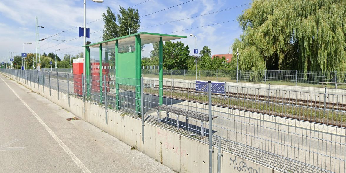 Schwerer Raub am Bahnhof Neusiedl am See. Die Polizei nahm vier Verdächtige fest.