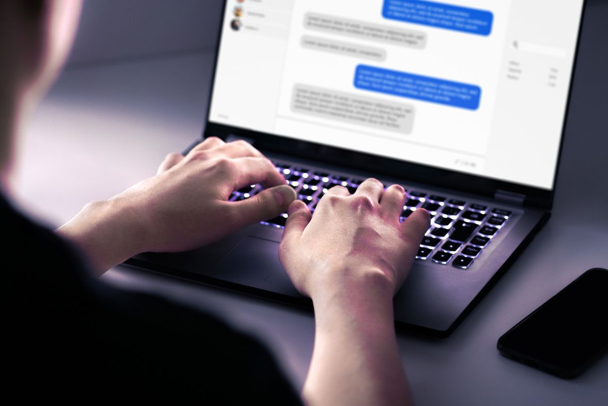 Der Nigerianer täuschte in Chats viel Geld und Liebe vor. (Symbolbild)