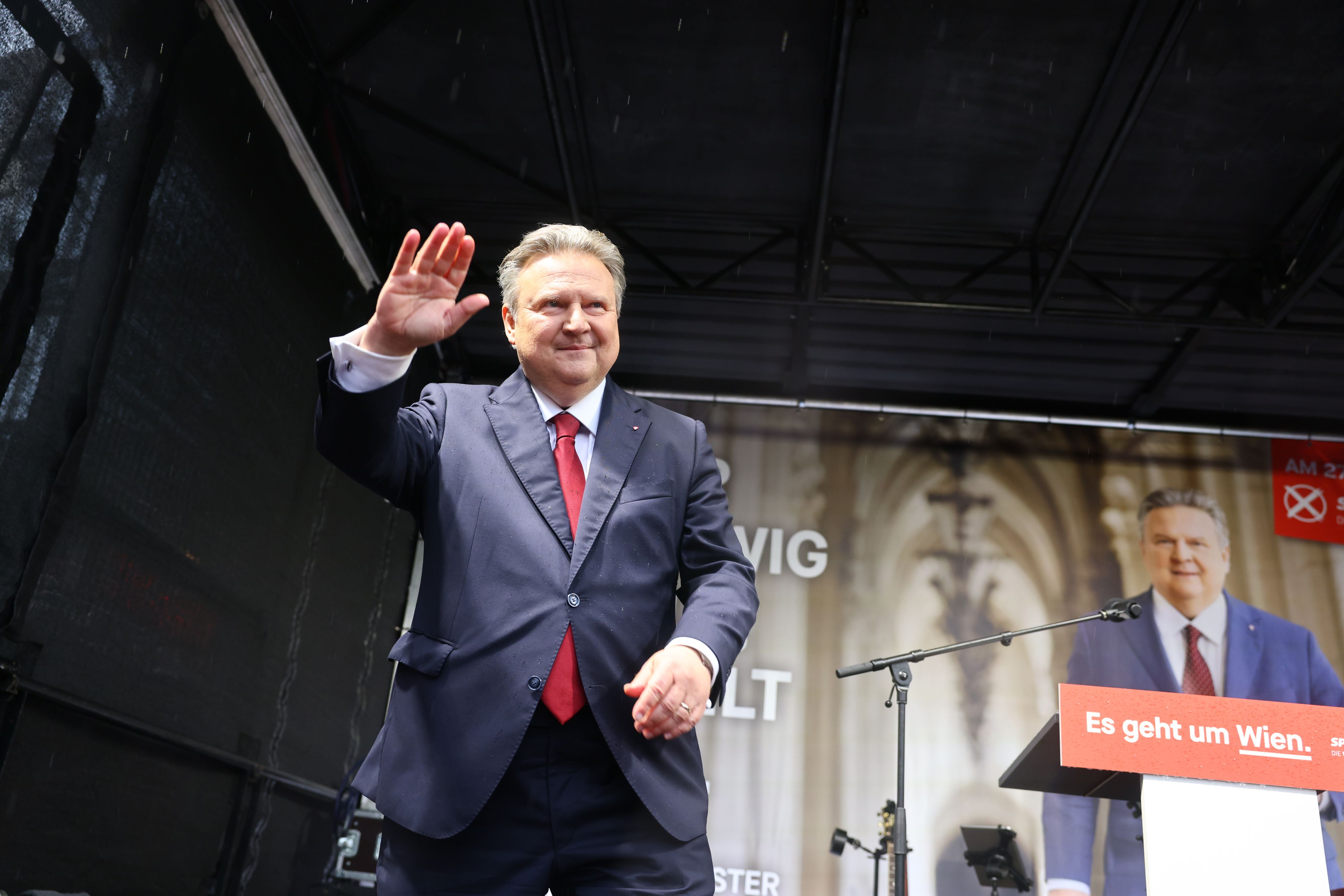 Bürgermeister Michael Ludwig bereitete seine Anhänger auf die große Schlacht vor.