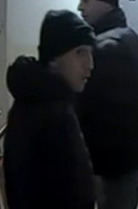 Die Verdächtigen werden von der Polizei gesucht. 