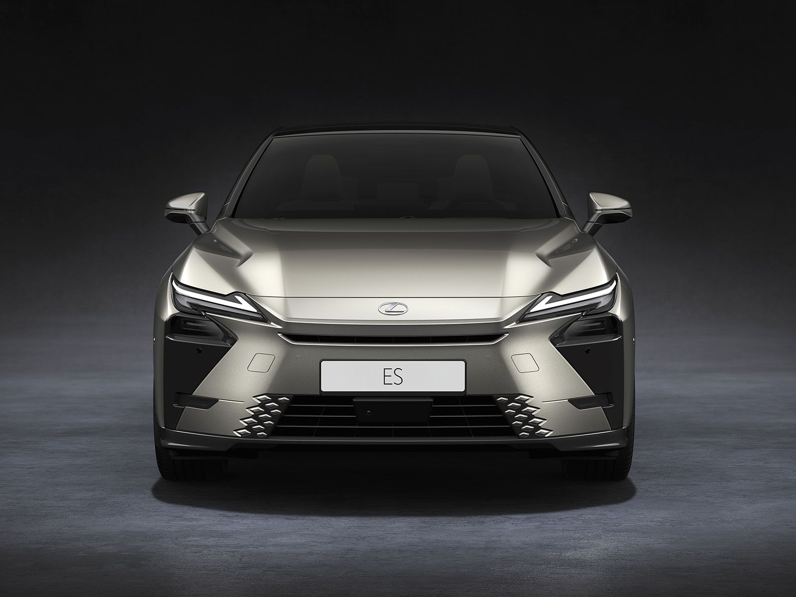 Die neue Generation des ES ist noch größer und eleganter geworden.