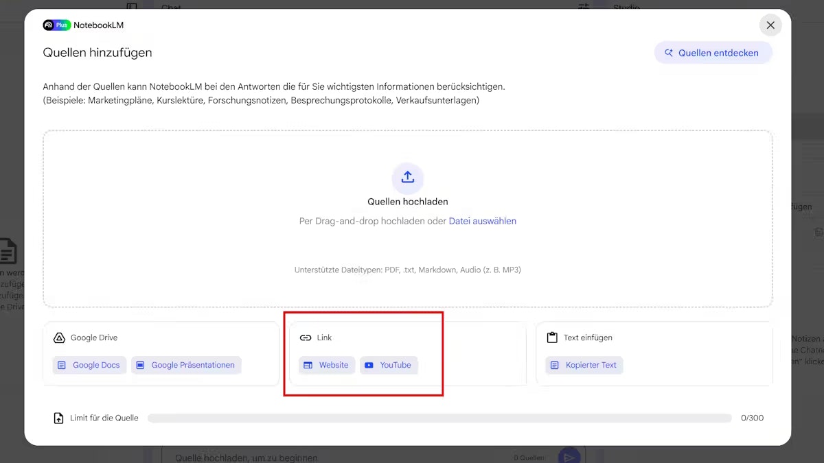 Bei NotebookLM kannst du Quellen hinzufügen, über die das Kreuzworträtsel erstellt werden soll. Entweder als PDFs, Youtube Links, Weblinks etc.