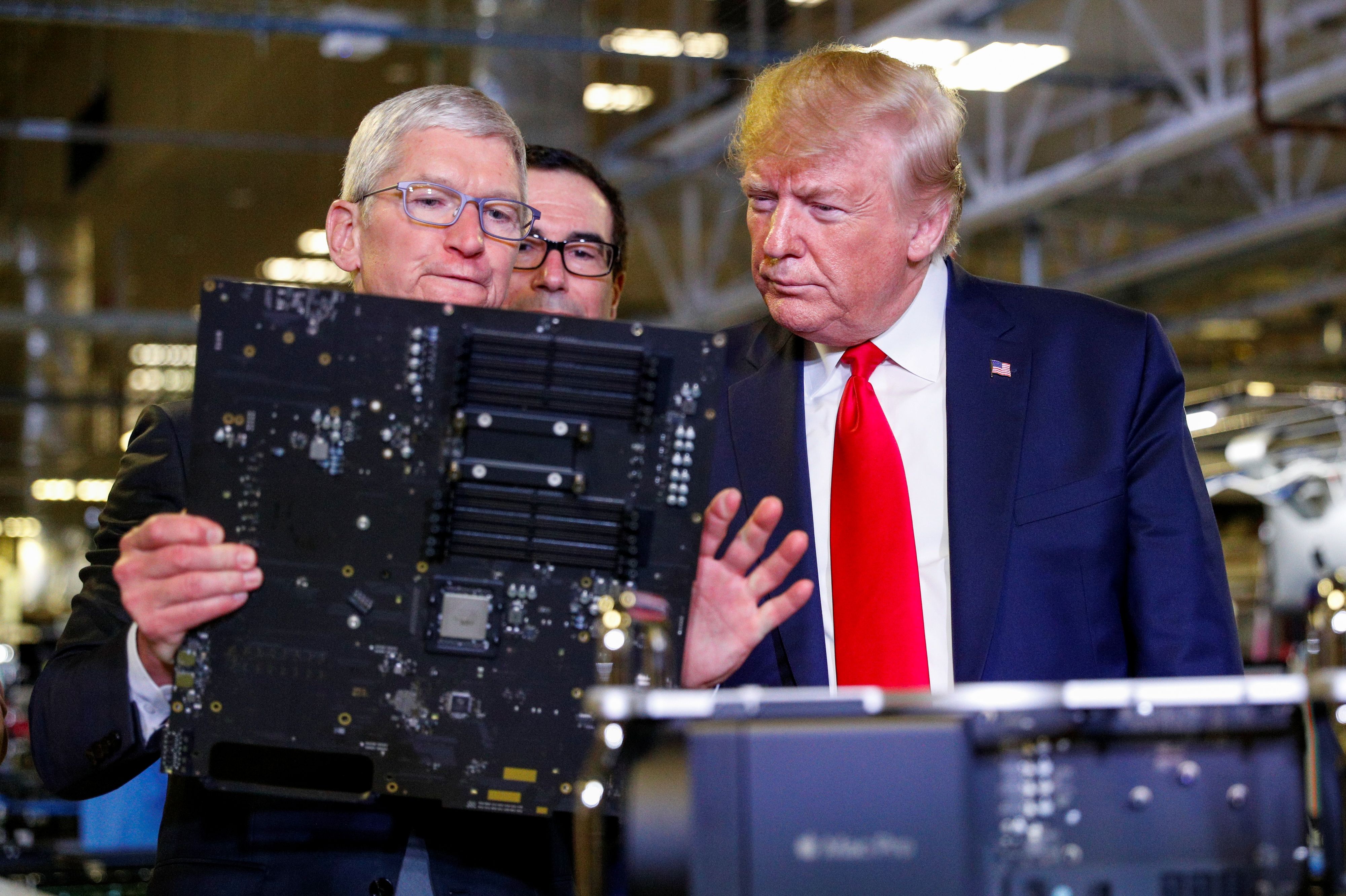 Aufgrund von Trumps Handelskrieg mit China will Apple die iPhone-Produktion aus dem Land abziehen und in Indien ausbauen.