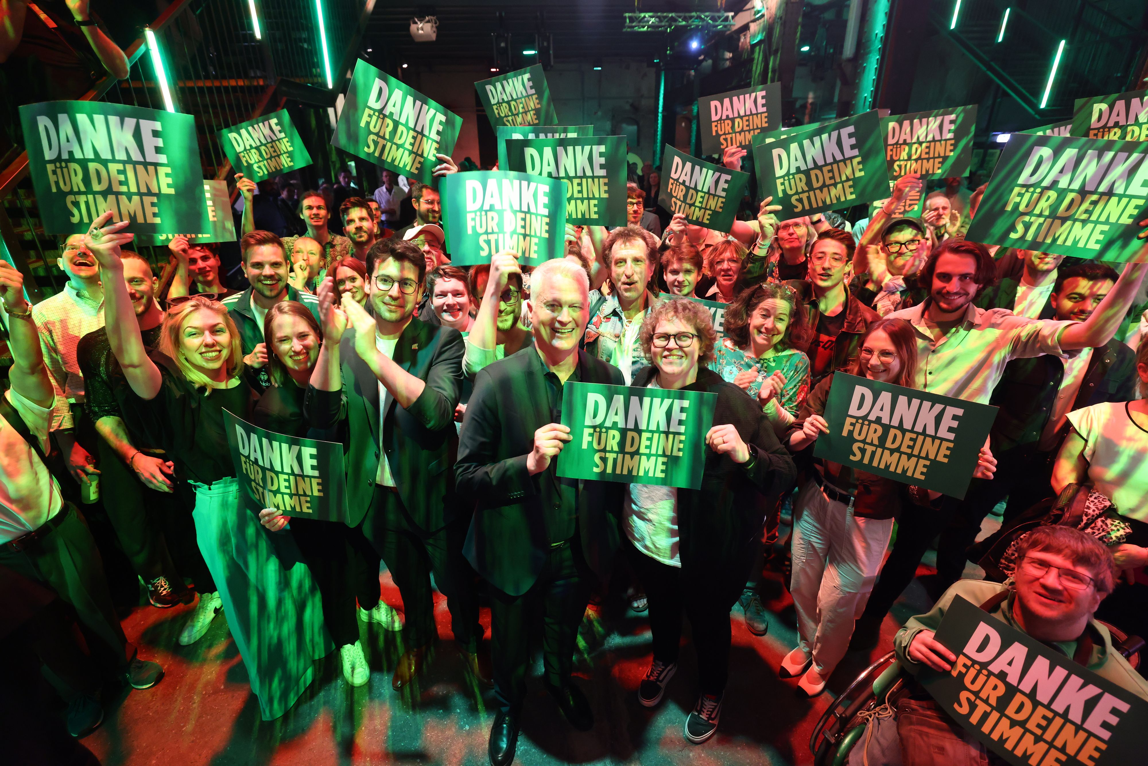 Grüne Wahlparty in der Ottakringer Brauerei – gute Stimmung trotz des leichten Minus beim Ergebnis.