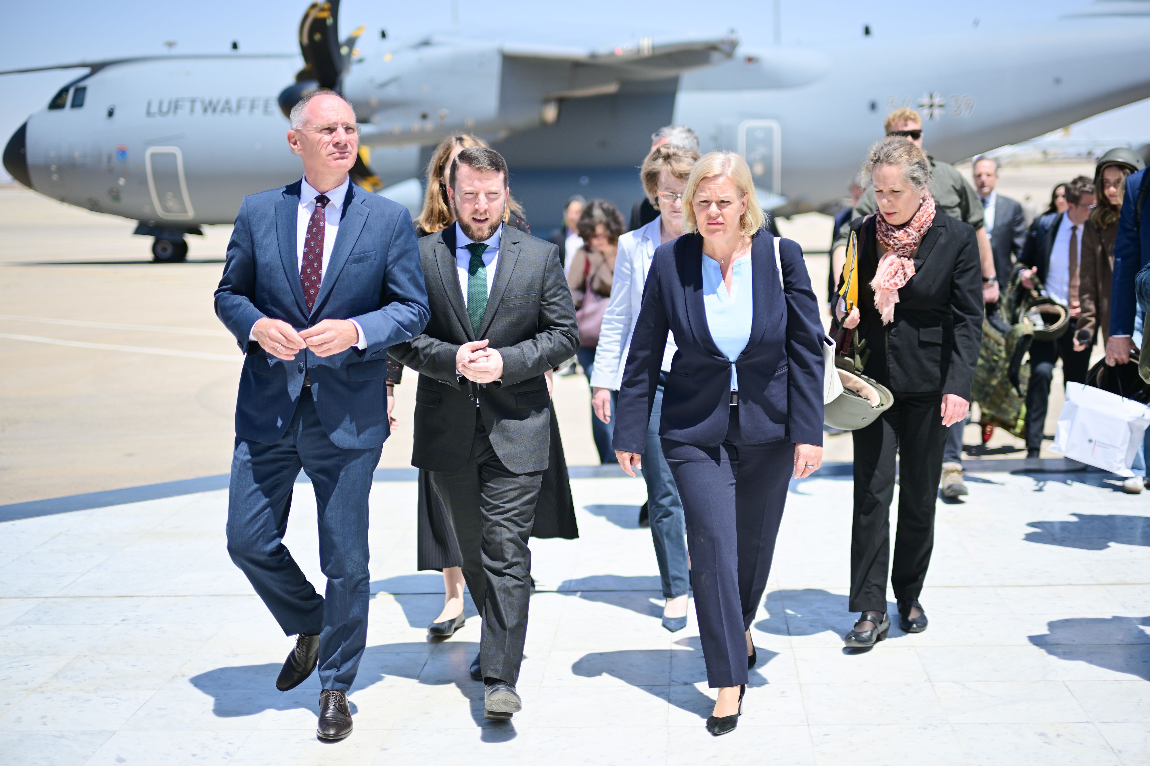 Innenminister Gerhard Karner (ÖVP) und seine deutsche Amtskollegin Nancy Faeser landeten am Sonntag in Damaskus.