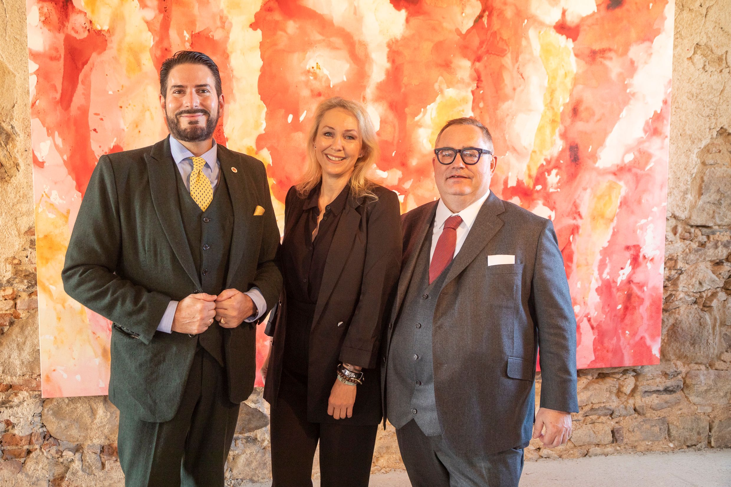 Intendant Clemens Unterreiner mit Künstlerin Monika Kus-Picco und Kunstsammler Werner Trenker.