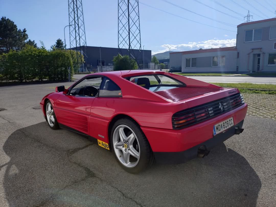 Dieser Ferrari wurde aus einer Tiefgarage in Wiener Neudorf gestohlen﻿.