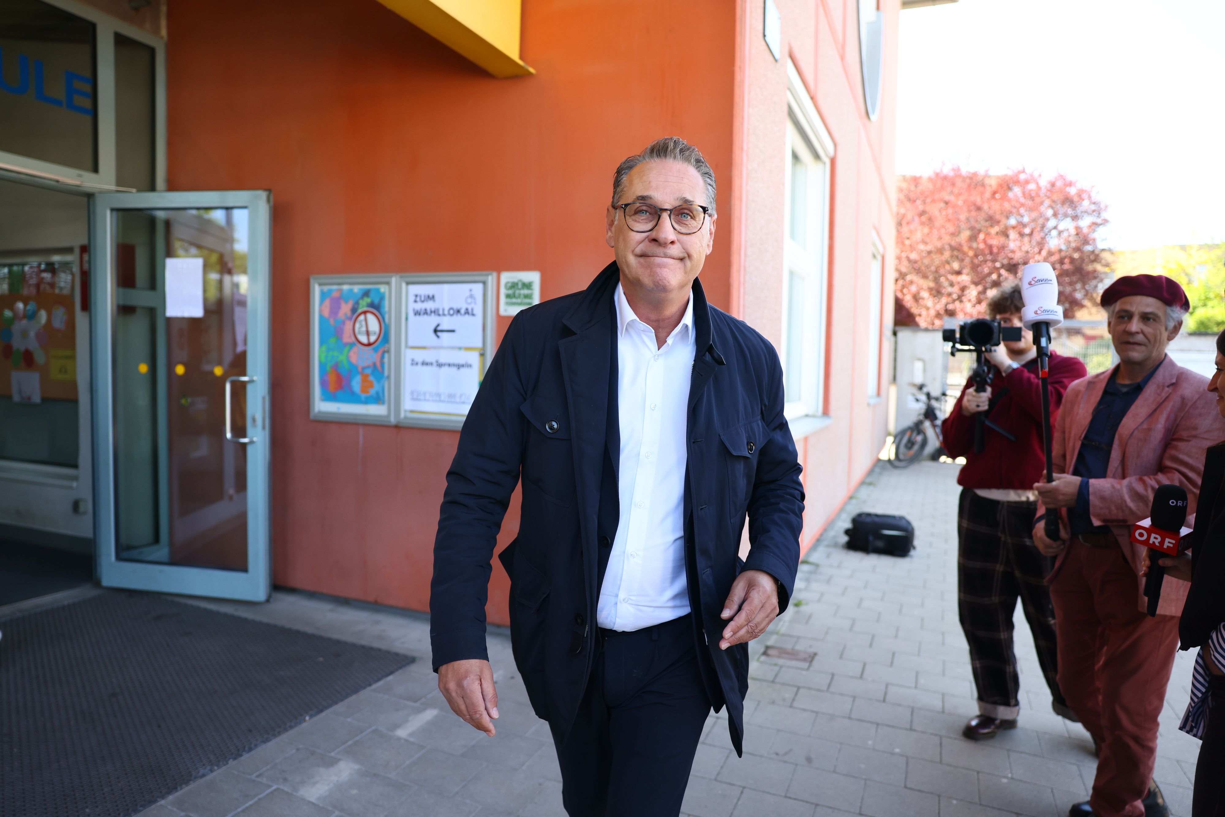 Böse Vorahnung? Heinz-Christian Strache kurz nach seiner Stimmabgabe am Wahltag in Wien-Floridsdorf.