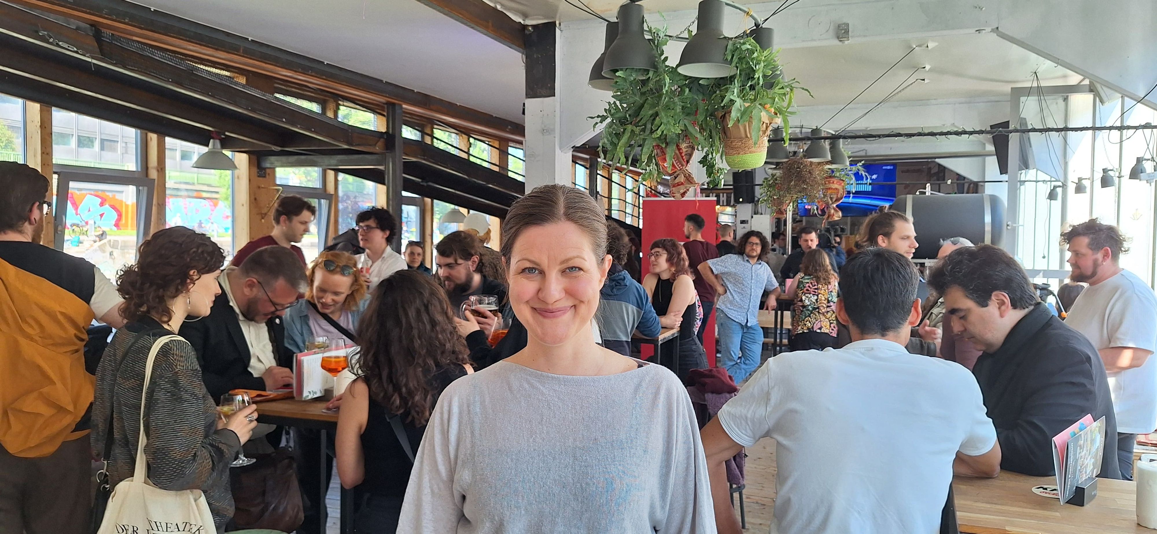 KPÖ-Spitzenkandidatin Barbara Urbanic kurz vor der Hochrechnung