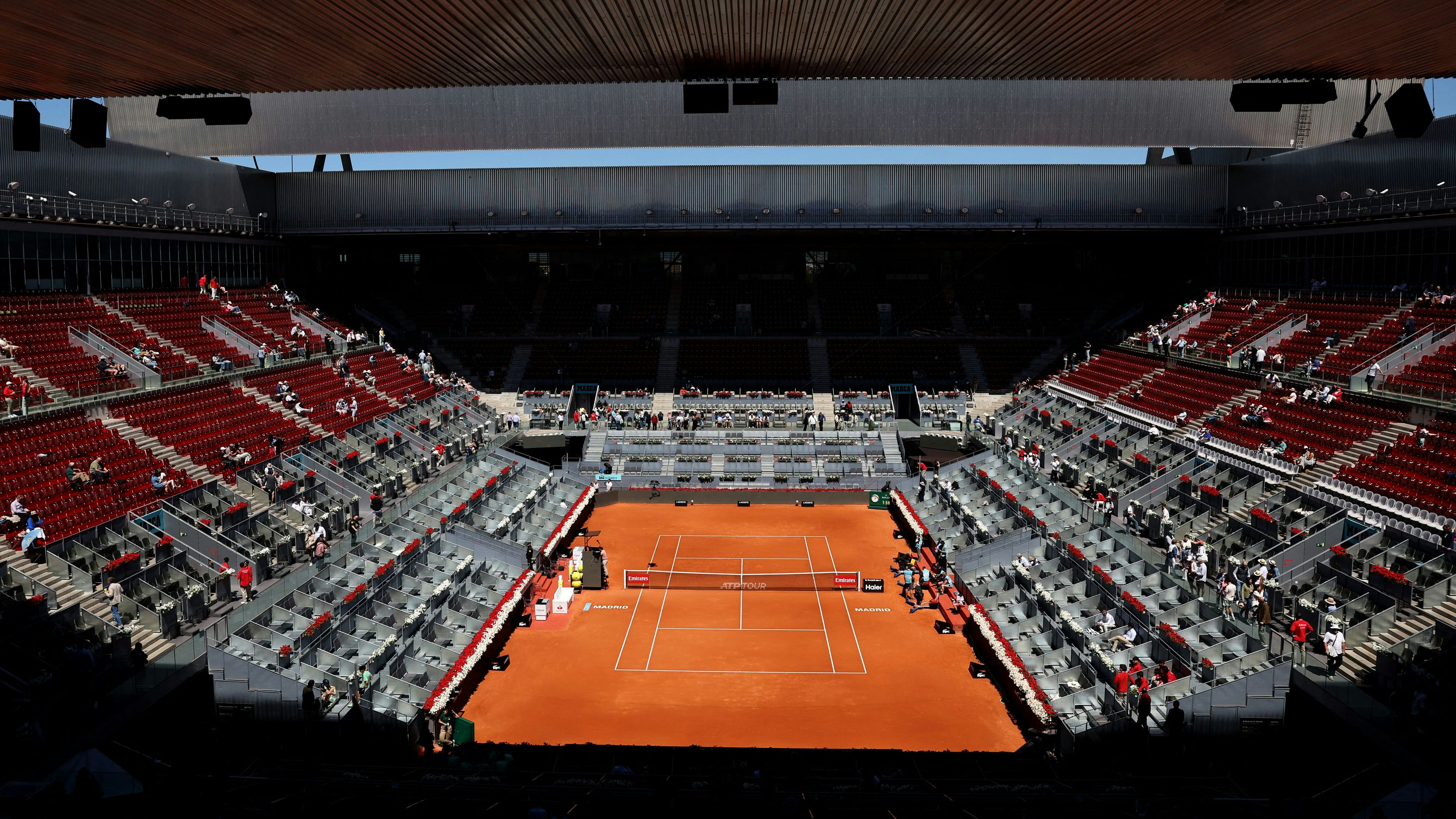 Tennis unterbrochen: Kein Licht im Park Manzanares, Madrid, Ein gigantischer Stromausfall in Spanien sorgt für Chaos.