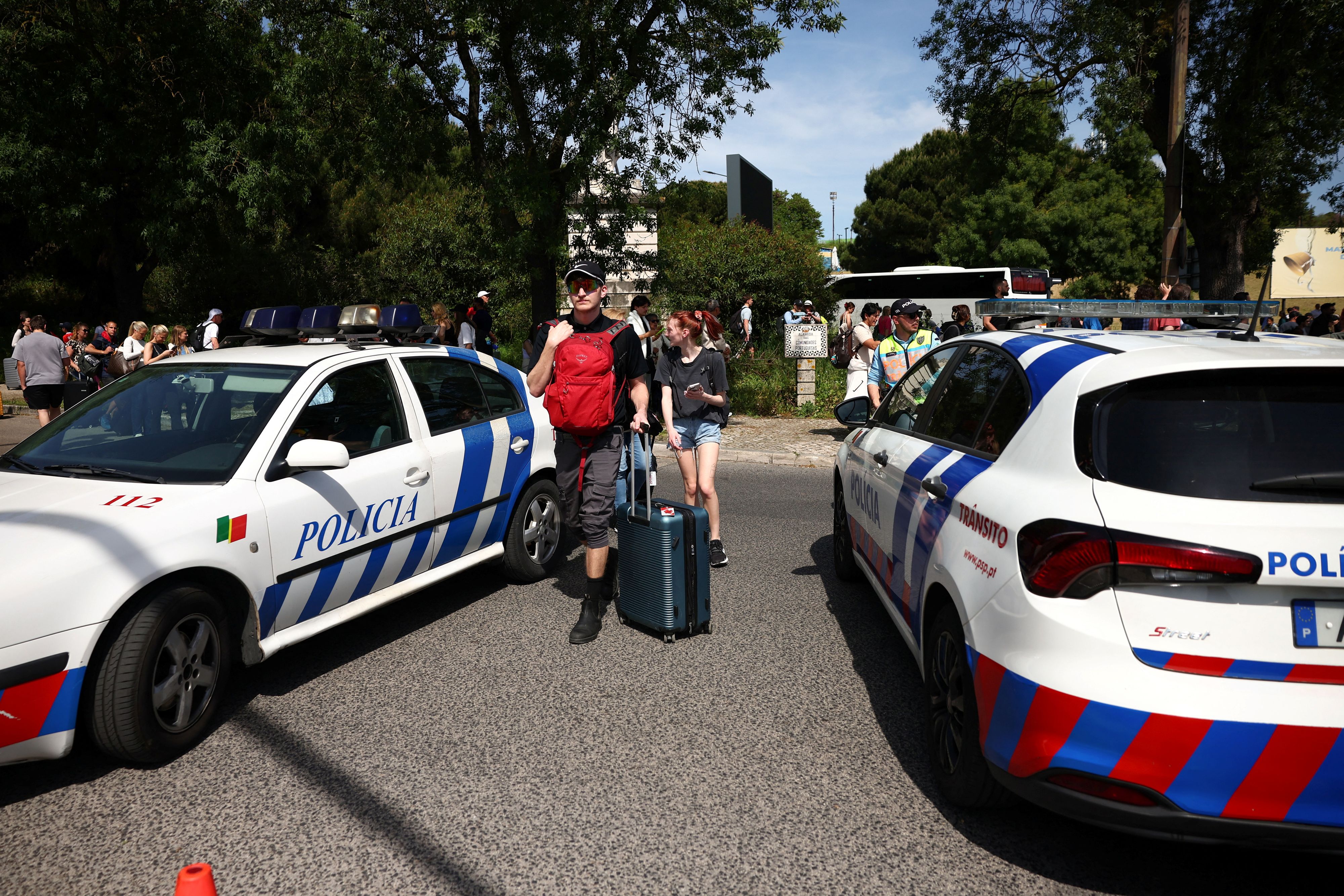 Die Polizei ist nicht nur auf den Straßen im Einsatz, auch die Gefängnisse werden verstärkt bewacht.