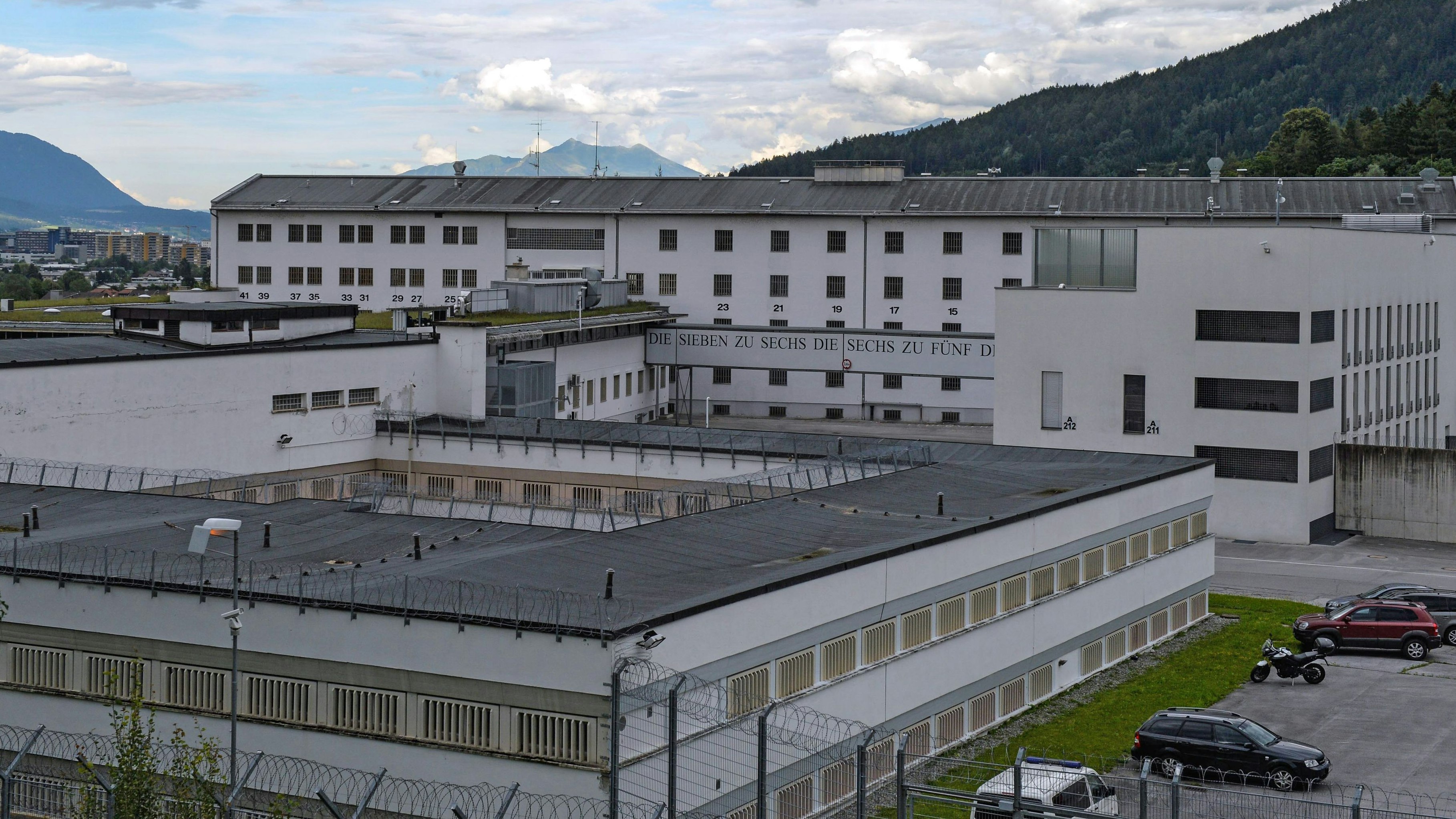 Außenaufnahme der Innsbrucker Justizanstalt. Archivbild, 2016.