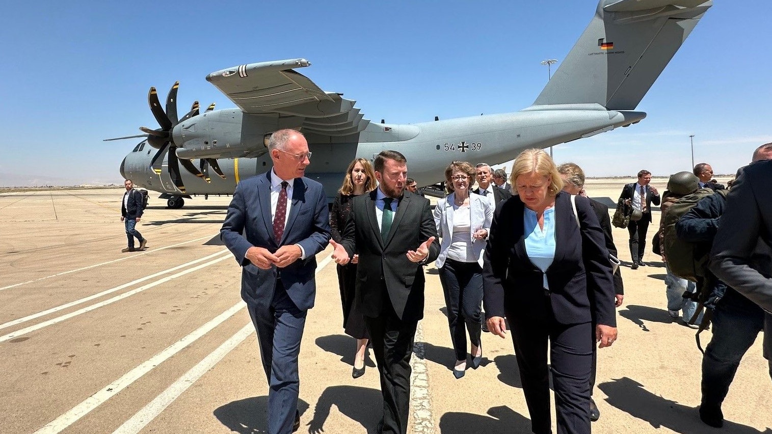 VP-Innenminister Karner mit seiner deutschen Amtskollegin Nancy Faeser waren am 27. April in Damaskus zu Gesprächen mit Vertretern der syrischen Übergangsregierung.