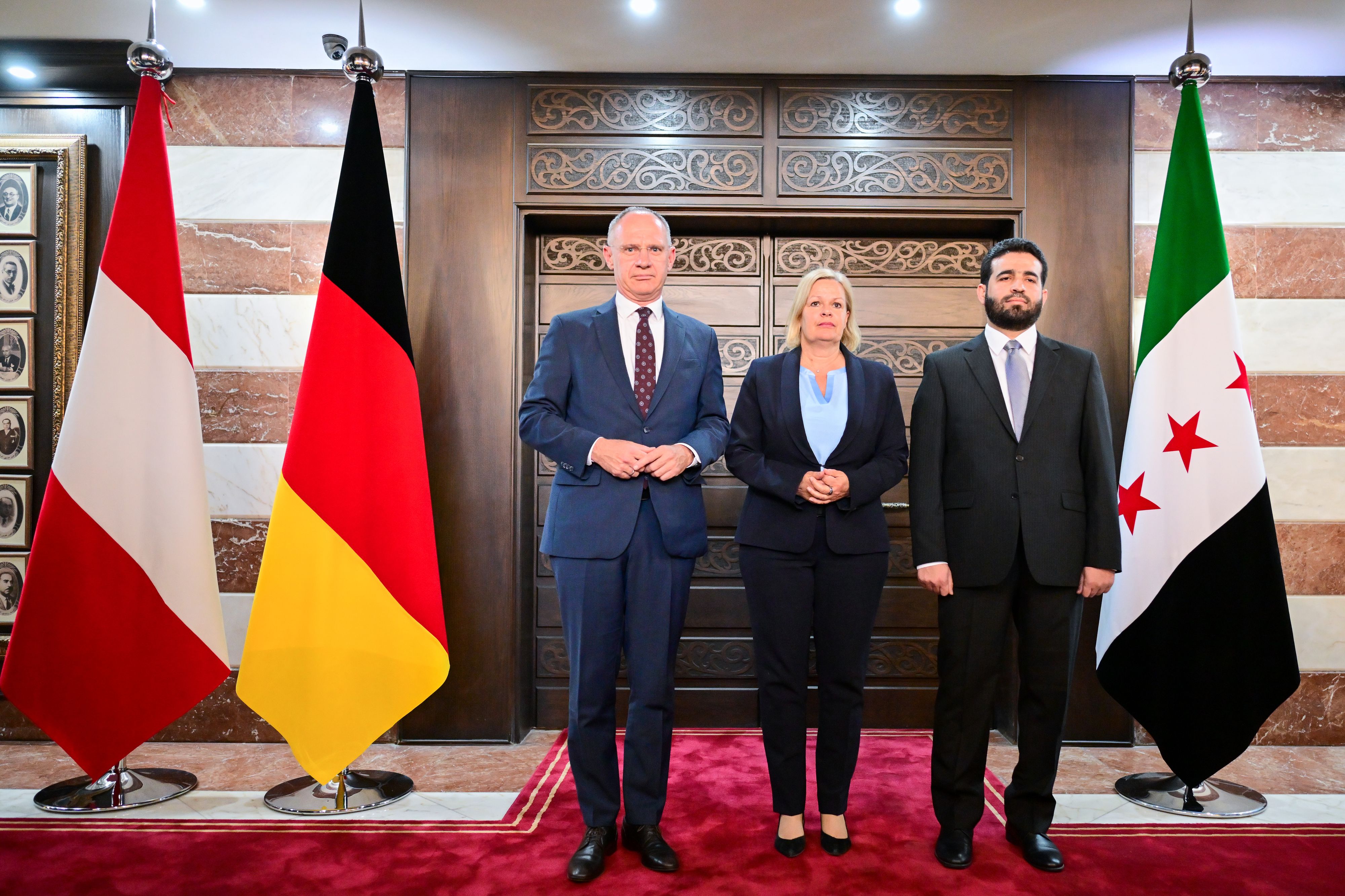Innenminister Gerhard Karner gemeinsam mit deutscher Amtskollegin Nancy Faeser und Syriens Innenminister Anas Chattab in Damaskus (28.04.2024).