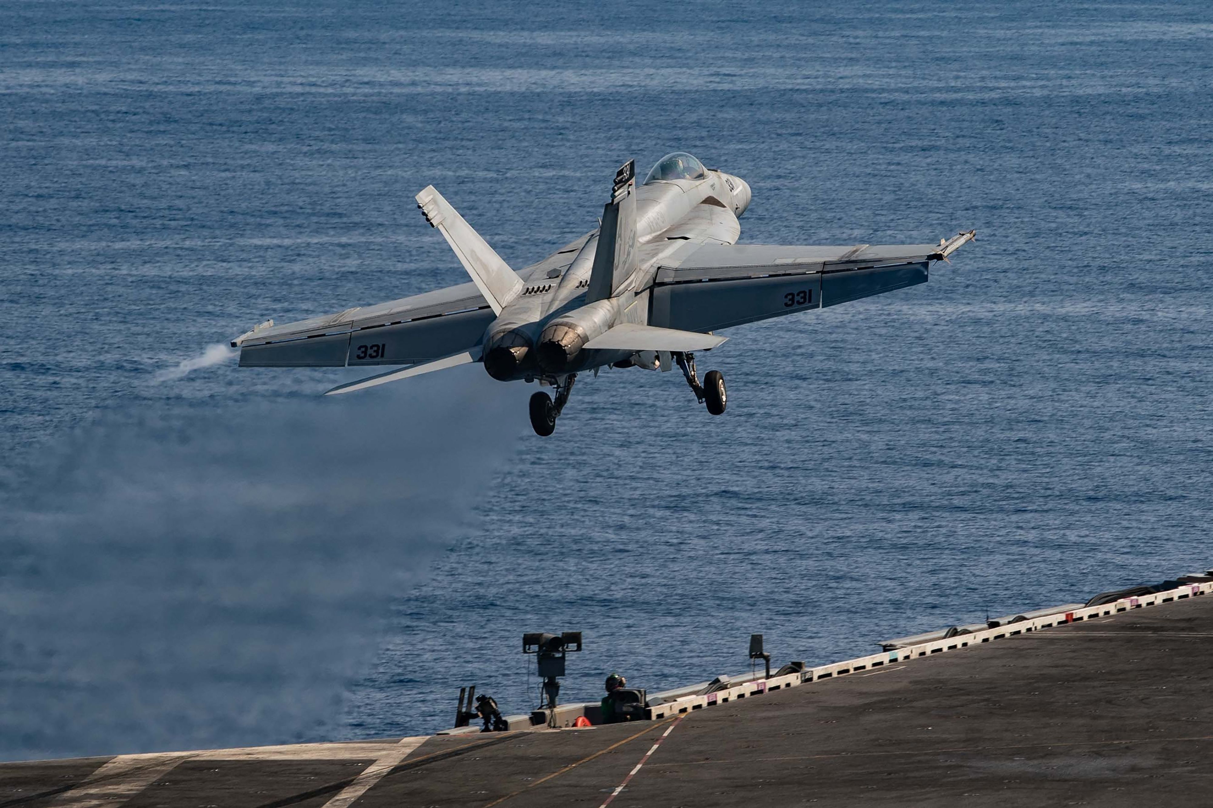 Bei einem scharfen Manöver des Flugzeugträgers stürzte der Kampfjet ins Rote Meer. (Symbolbild)