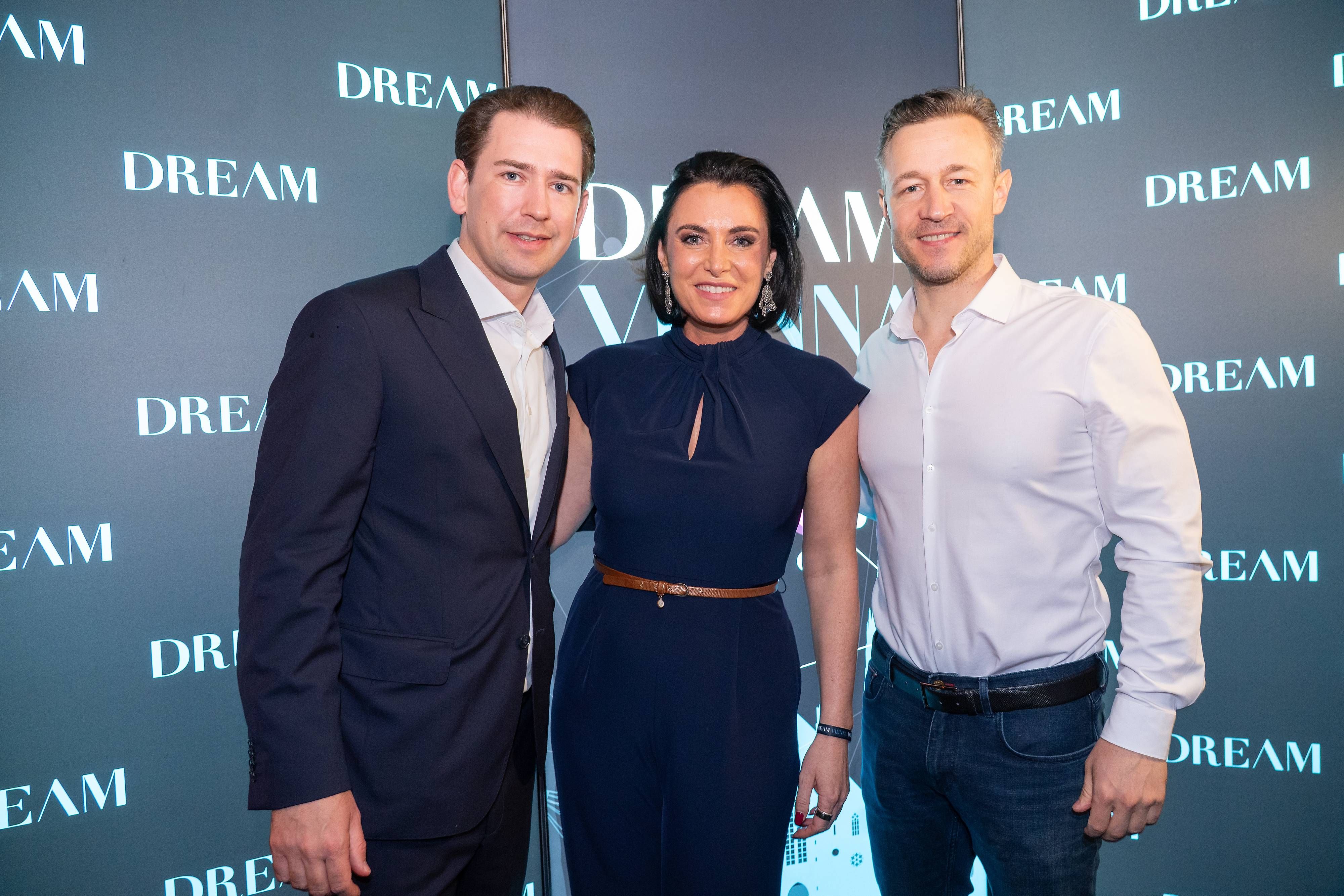 Sebastian Kurz mit Ex-Ministerin Elisabeth Köstinger und Ex-Finanzminister Gernot Blümel bei der Eröffnung von 