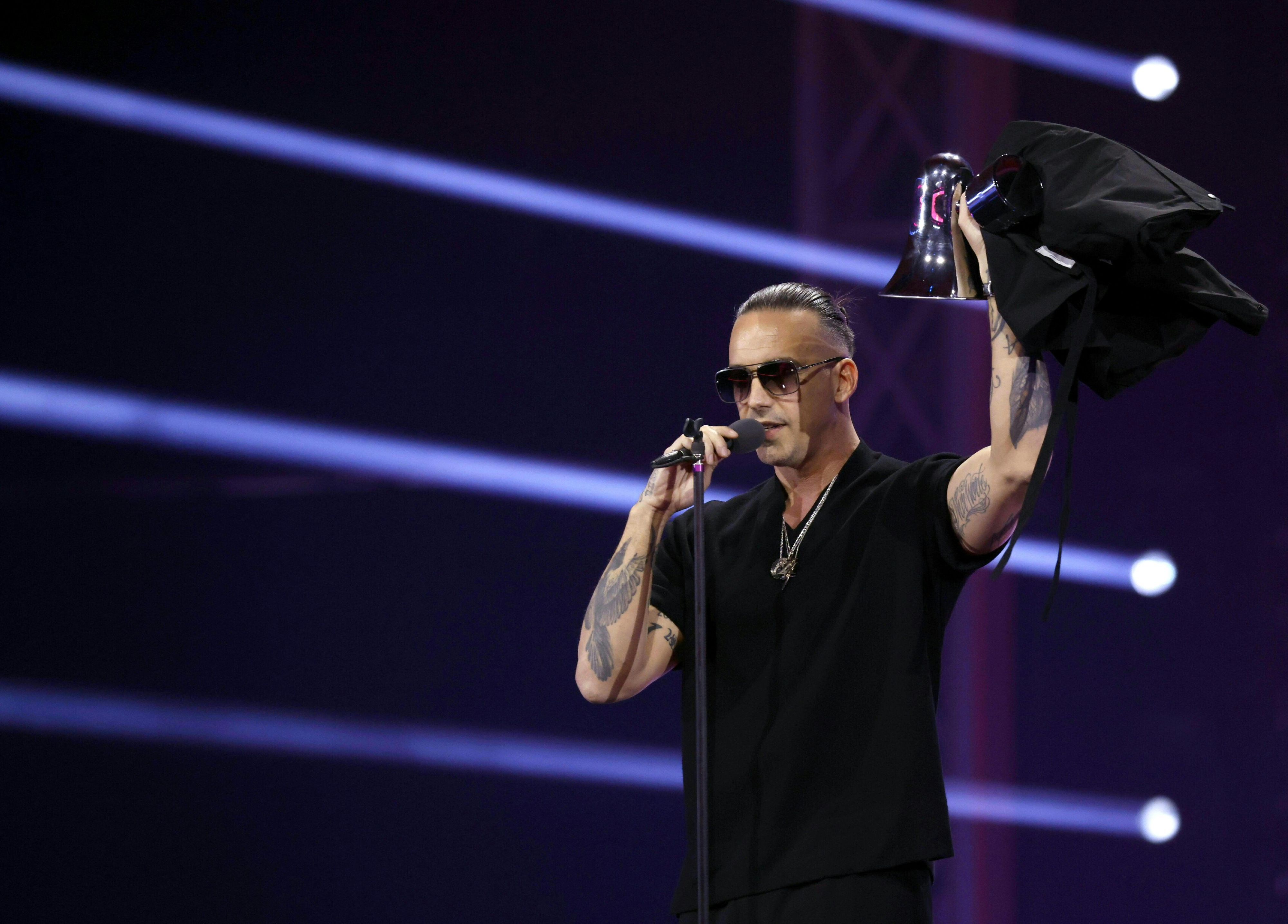 RAF Camora kündigt sein Comeback an. 