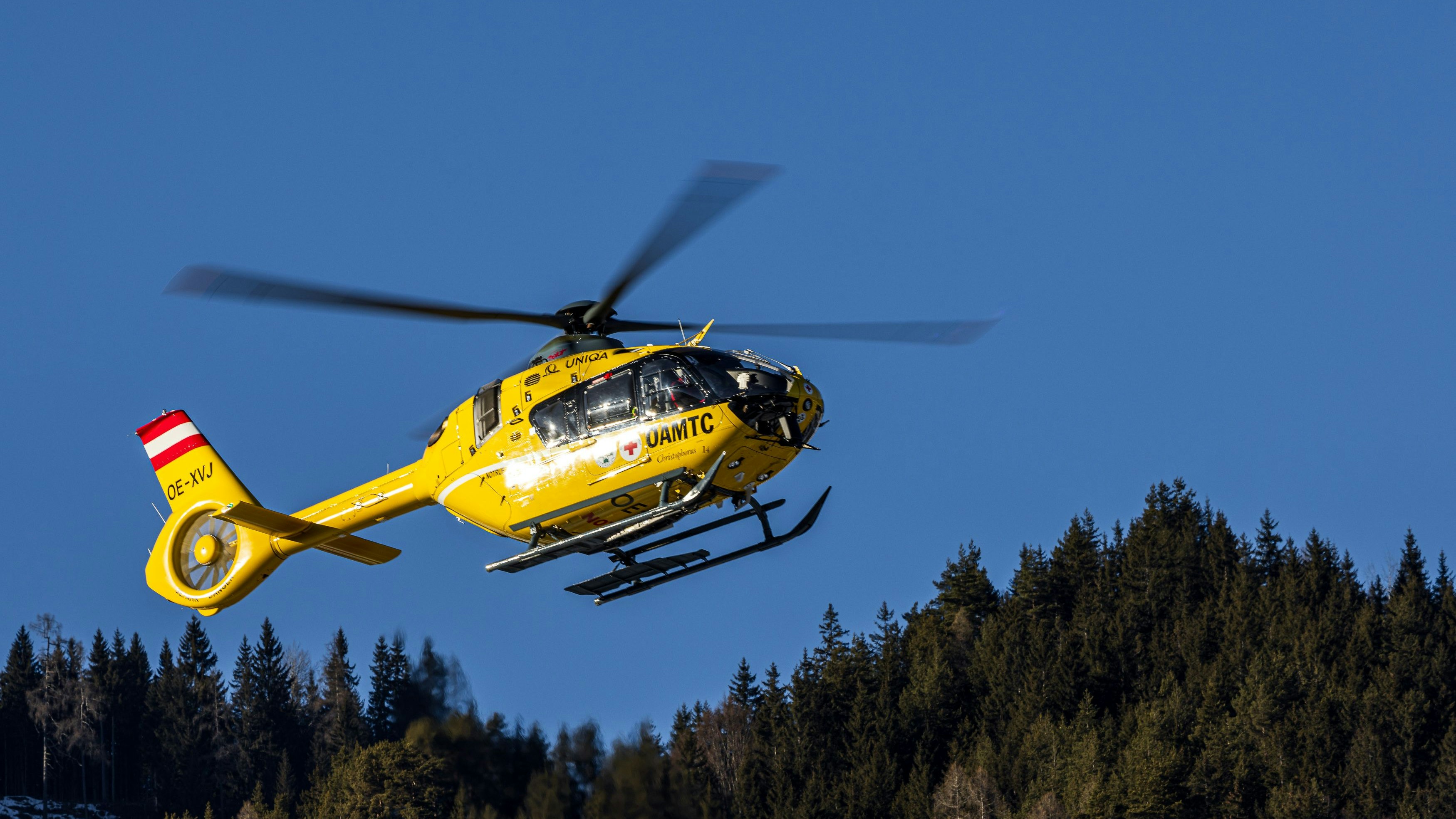 Heute.at - Drama in OÖ – Auto erfasst Bub (12) mit voller Wucht