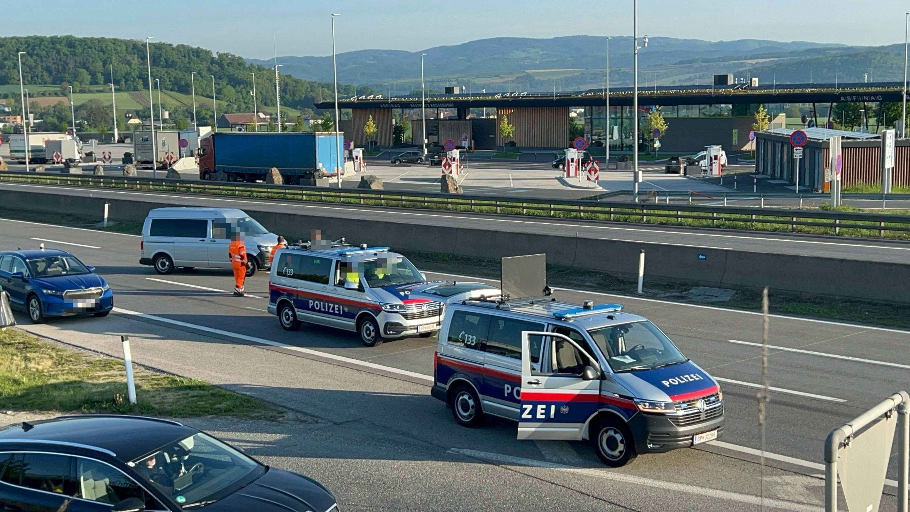 Heute.at - Von Auto erfasst! Ein Toter auf der Westautobahn