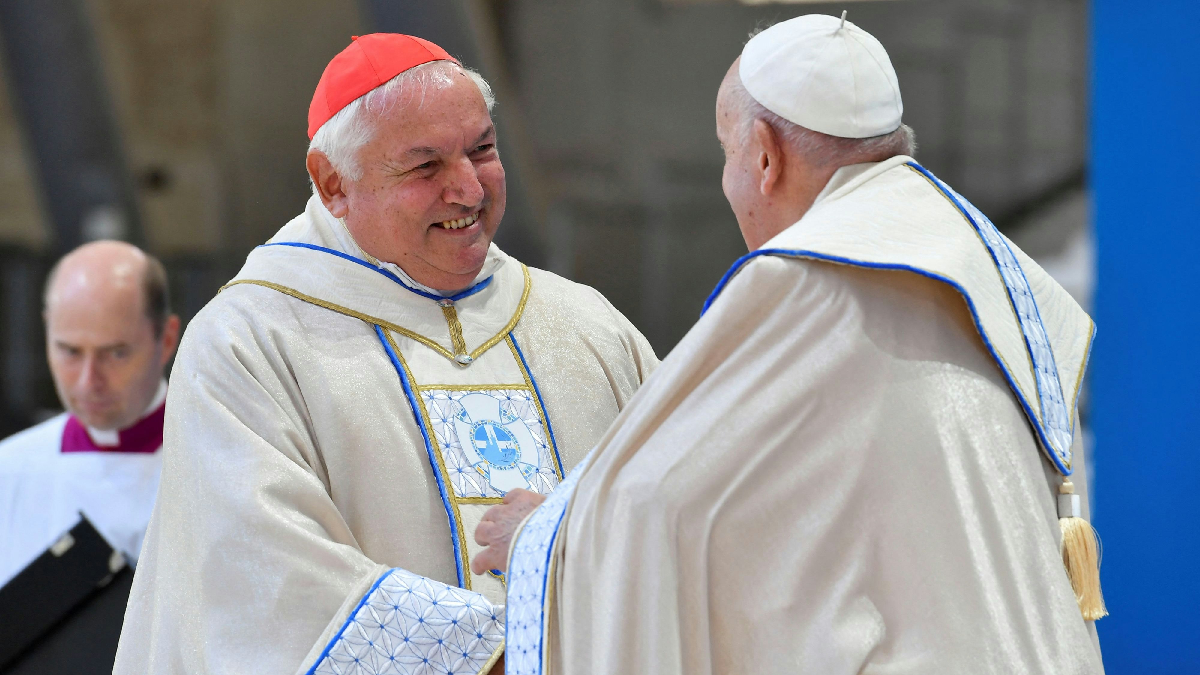 Kardinal Jean-Marc Aveline bei einem Gespräch mit Papst Franziskus. 
