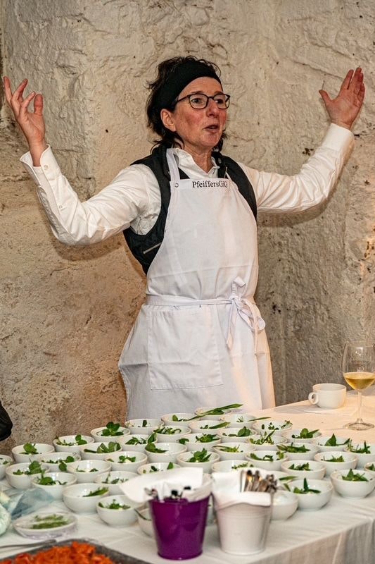 Die Testerin wurde erstmals zur Getesteten: Cuisinière Jacqueline Pfeiffer kochte in Wien Oberlaa groß auf, Connaisseur Wolfgang Fischer kostete sich auch diesmal brav durch