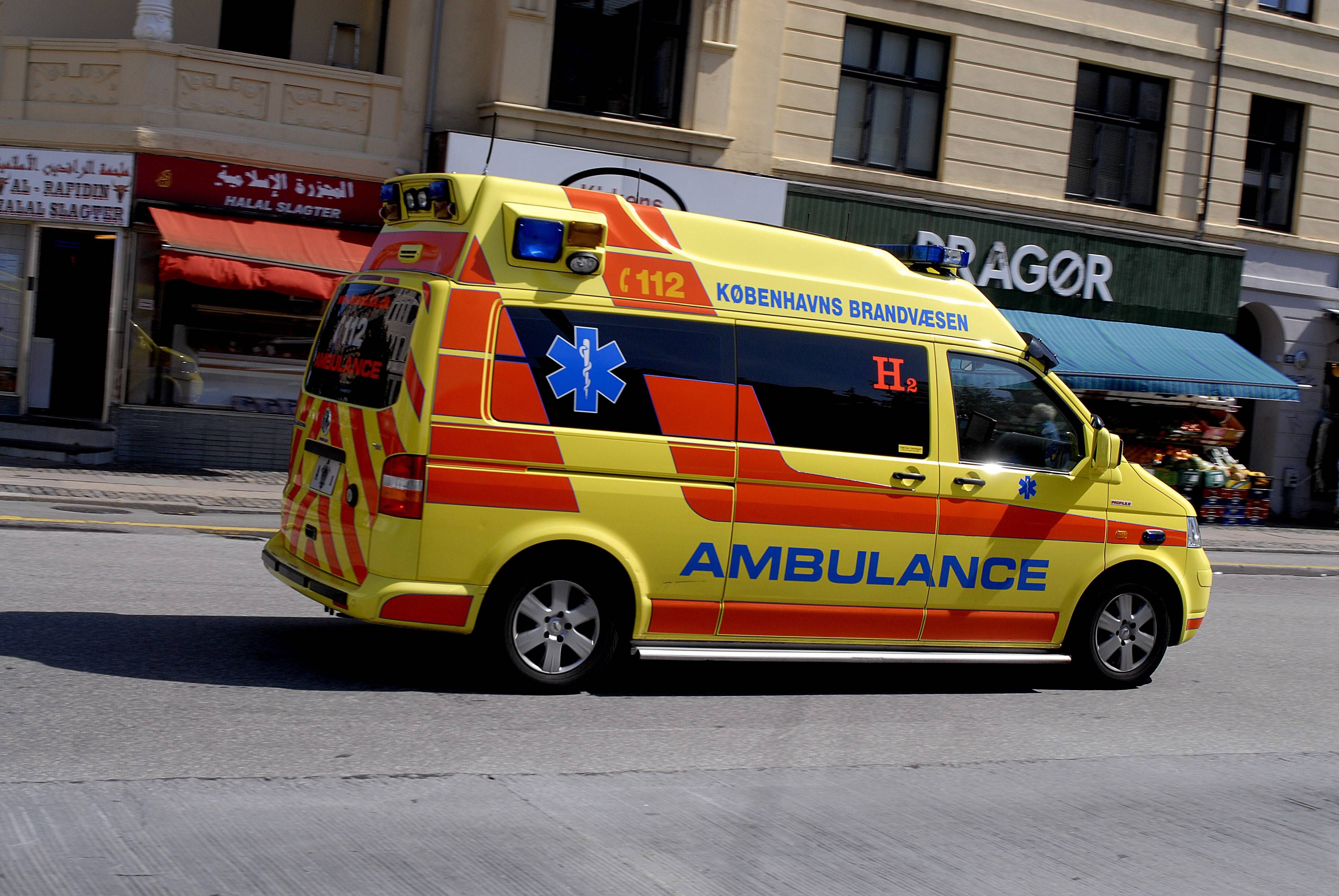 Mindestens fünf Personen wurden bei dem Unfall verletzt. Symbolbild.