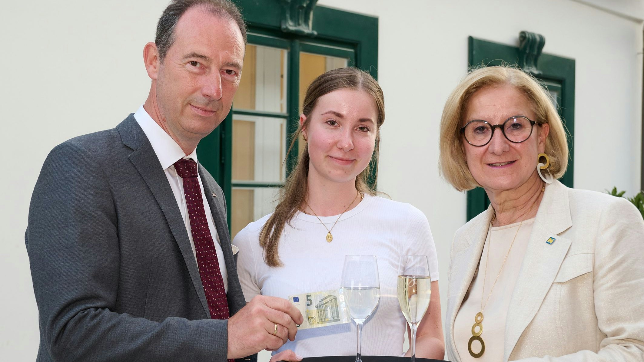 Heute.at - Hände weg vom Trinkgeld – jetzt warnt Landeshauptfrau