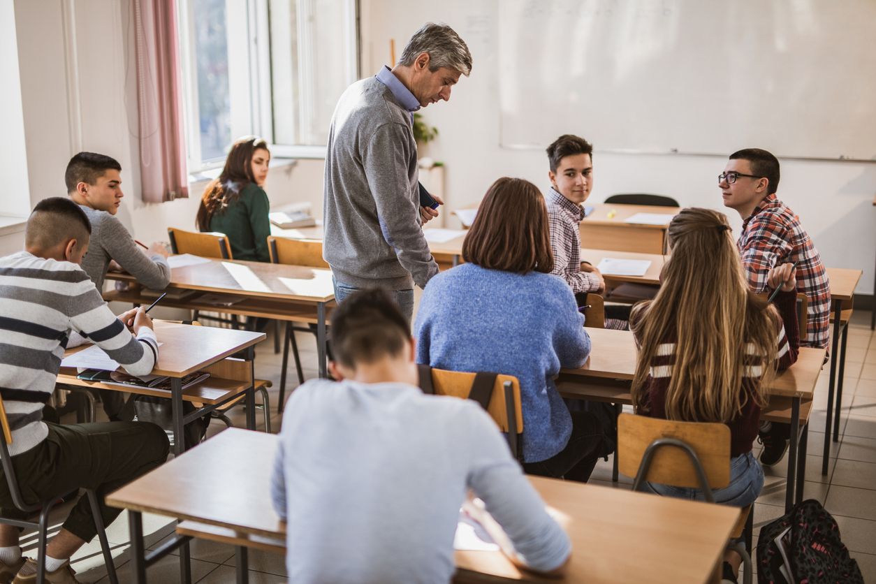 Einige Schulen suchen verzweifelt nach neuen Lehrern. (Symbolbild)