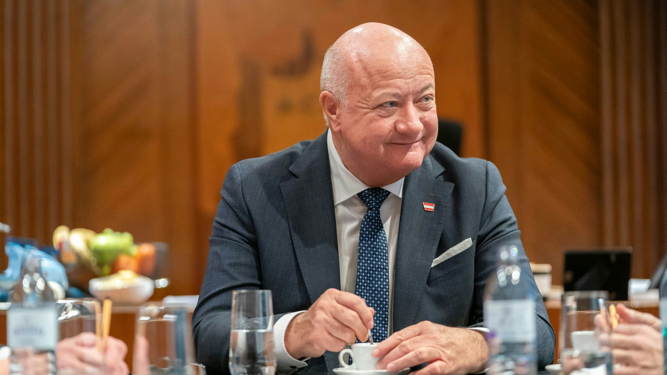 Heute.at - Nach OP – Kanzler Stocker aus Spital entlassen