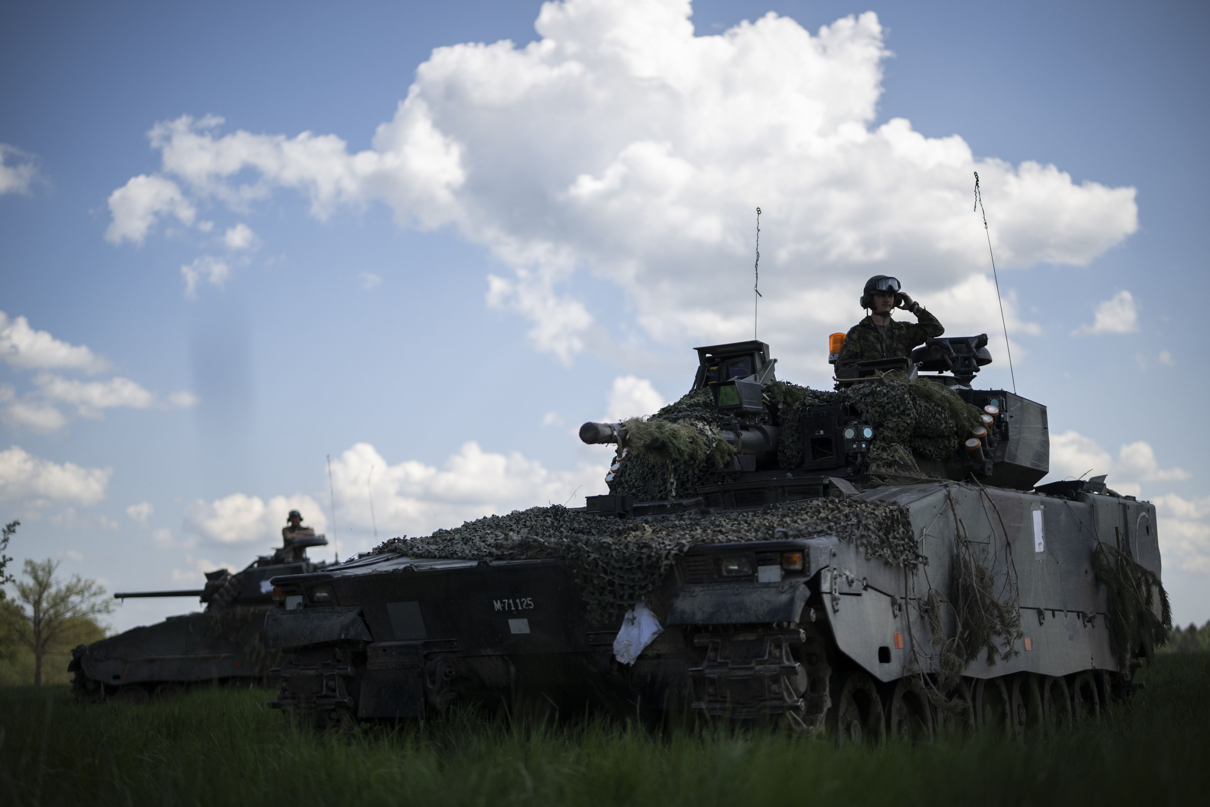 Zwei Schützenpanzer 2000 der Schweizer Armee in Allentsteig