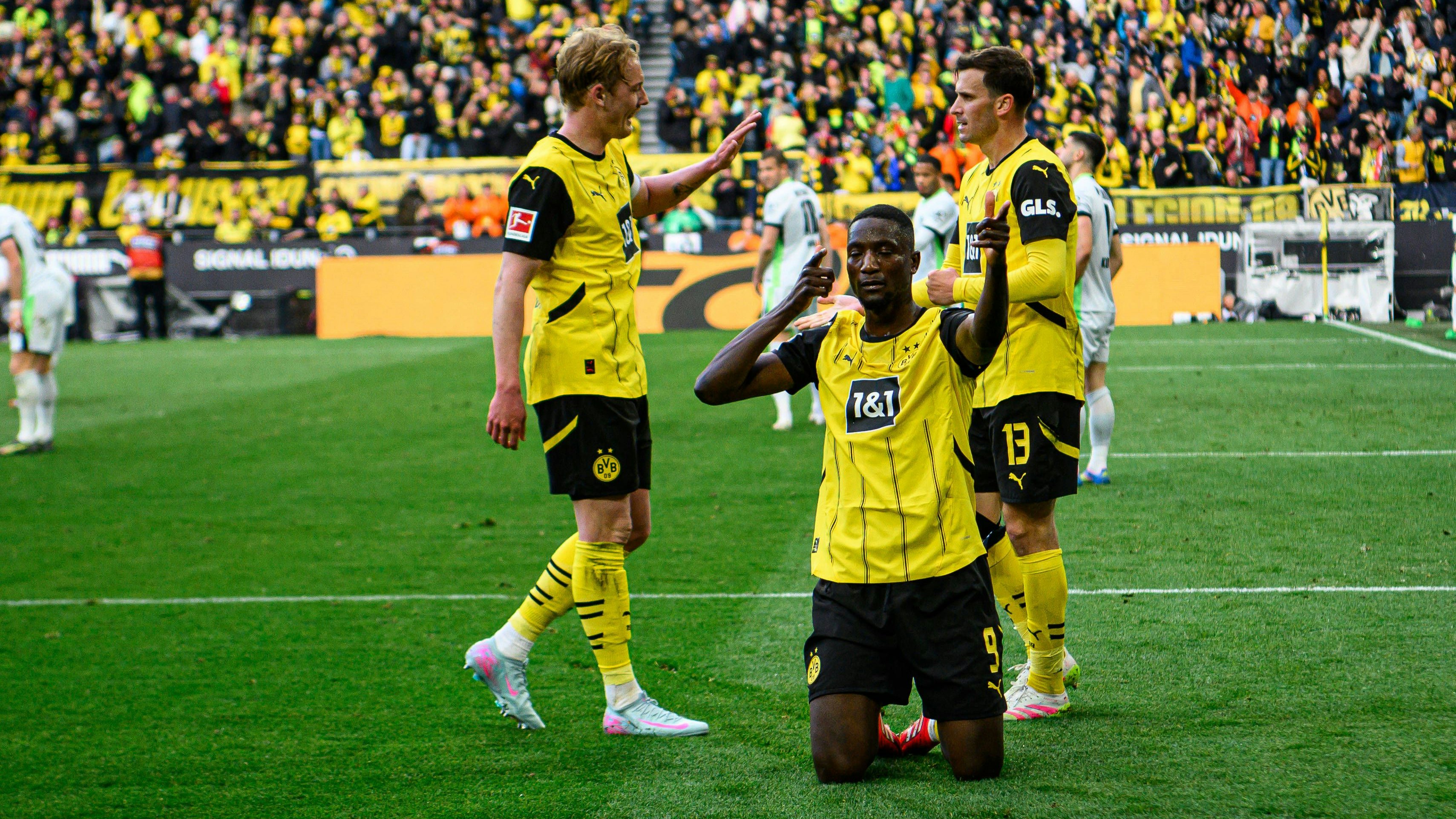 Heute.at - 4:0! Dortmund überrollt Hasenhüttls Wolfsburger