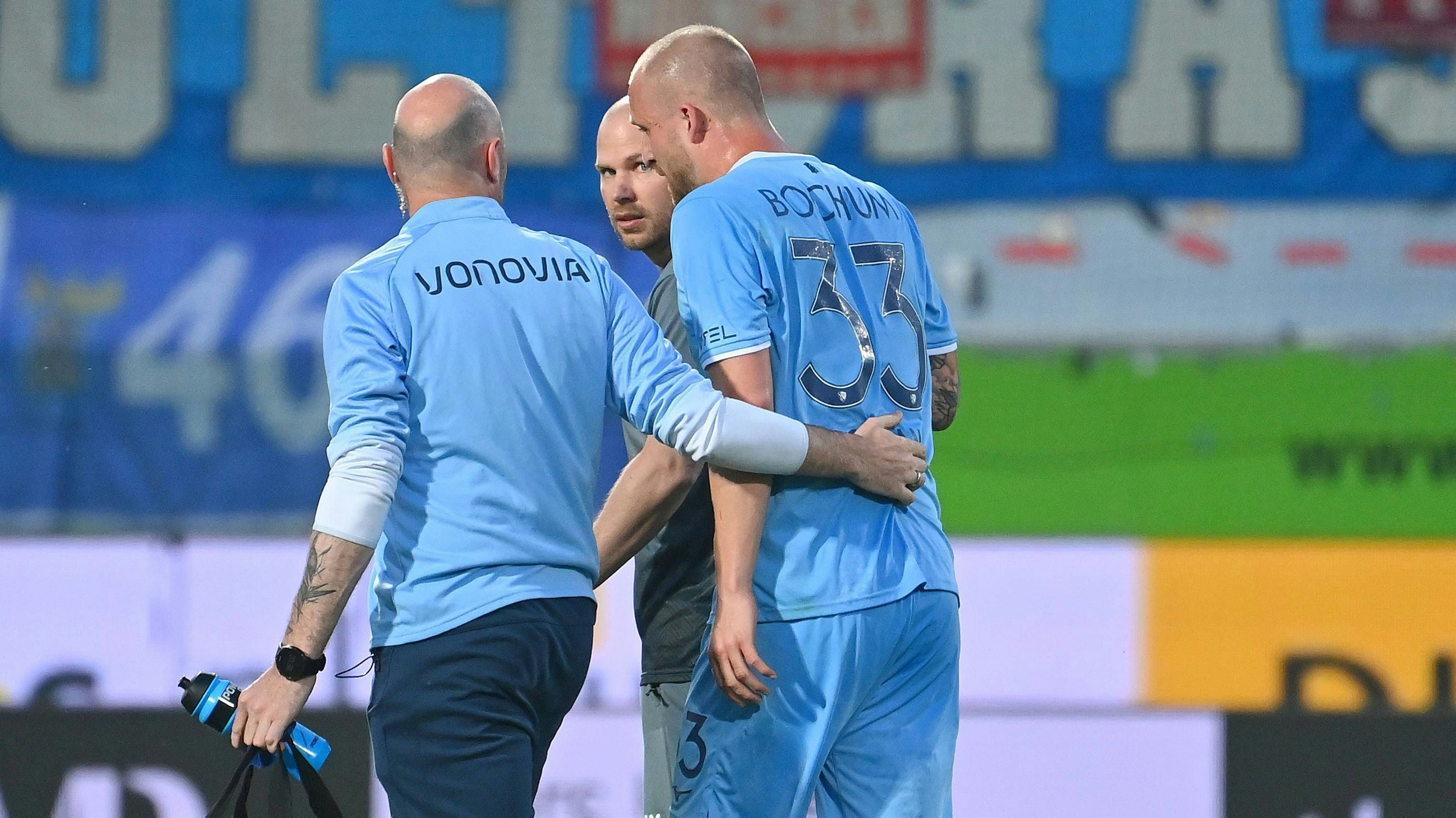 Abgang Philipp HOFMANN VFL Bochum, verletzt,Verletzung. Fussball 1. Bundesliga Saison 2024/2025, 32.Spieltag, Spieltag32 1.FC Heidenheim - VfL Bochum am 03.05.2025, VOITH ARENA *** Departure Philipp HOFMANN VFL Bochum , injured,Injury Football 1 Bundesliga Season 2024 2025, 32 Matchday, Matchday32 1 FC Heidenheim VfL Bochum on 03 05 2025, VOITH ARENA