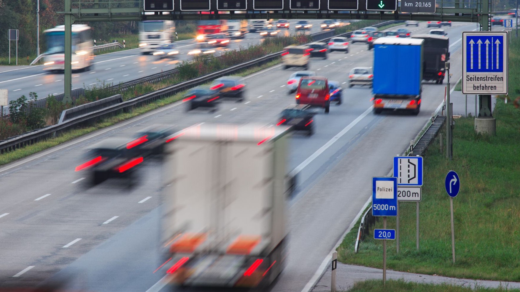 Heute.at - Raserin auf A2 gestoppt! Mit 159 km/h durch 80er-Zone