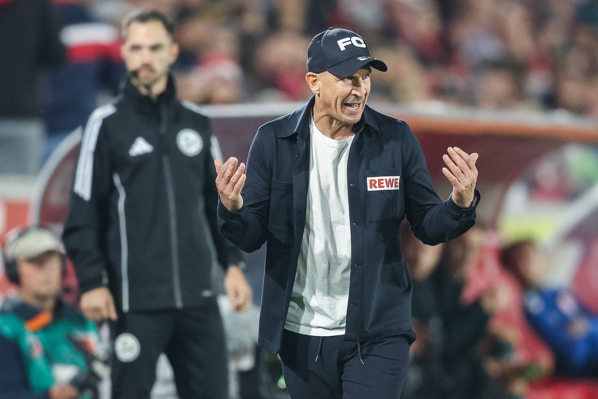 Köln-Trainer Gerhard Struber wurde von den Fans angezählt.