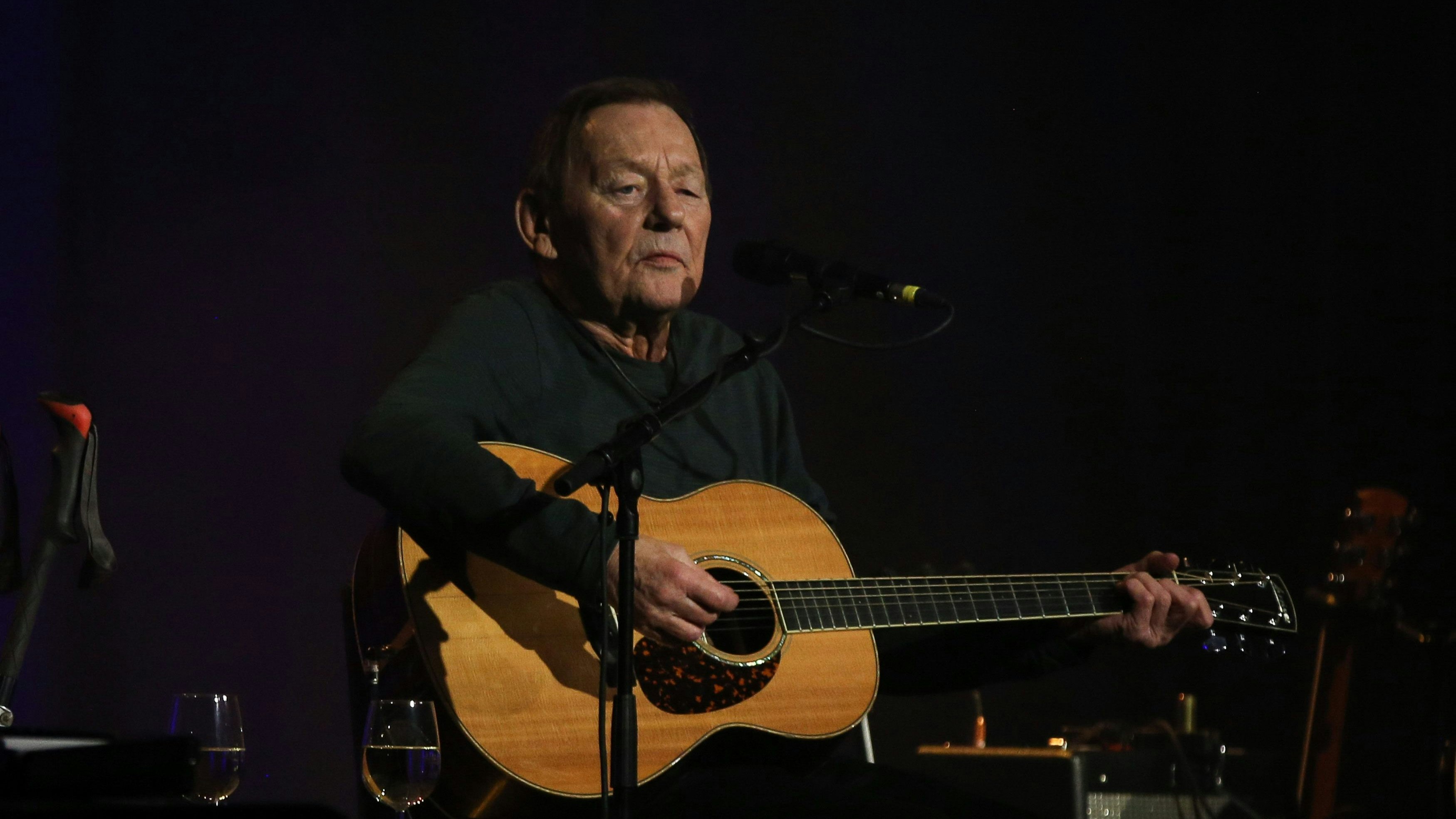 Heute.at - Große Sorge! Austropop-Ikone Wolfgang Ambros im Spital