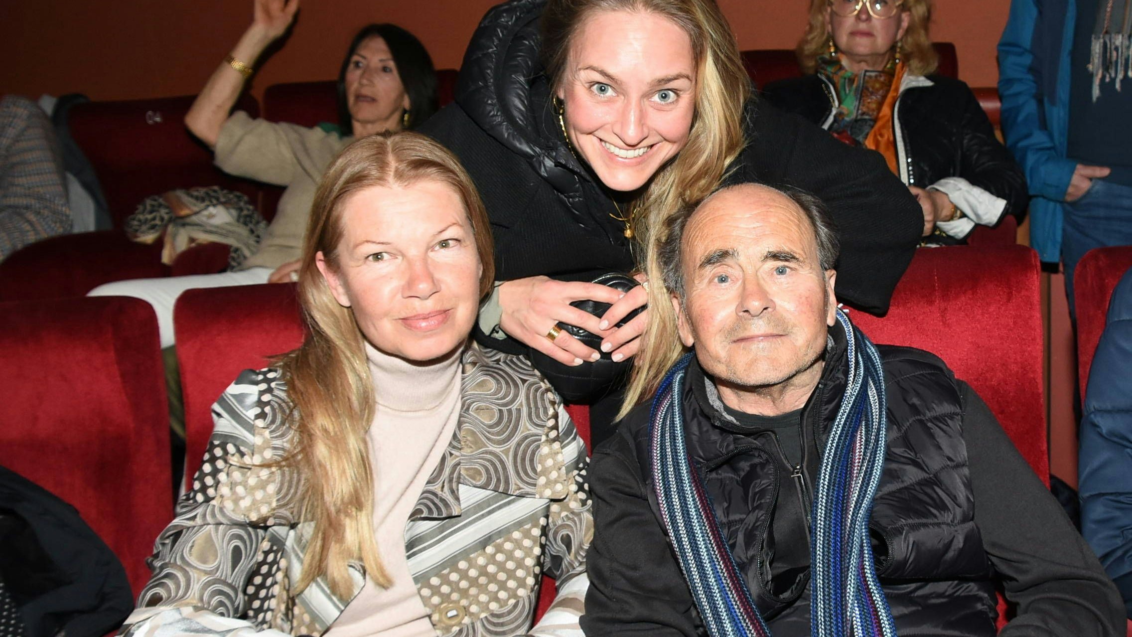 Petra Lange Frau Daria Trenkwalder Tochter Dietmar Moessmer Schauspieler Muenchen 18.04.2024 Sendlingertor Filmtheater-Richard Rigan-Gedenk Film-Schmetterlinge der Nacht- Muenchen *** Petra Lange wife Daria Trenkwalder daughter Dietmar Moessmer actor Munich 18 04 2024 Sendlingertor Filmtheater Richard Rigan memorial film Butterflies of the Night Munich