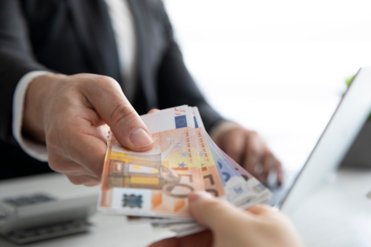 Rund 4.865 Fälle an Sozialleistungsbetrug wurden aufgedeckt.