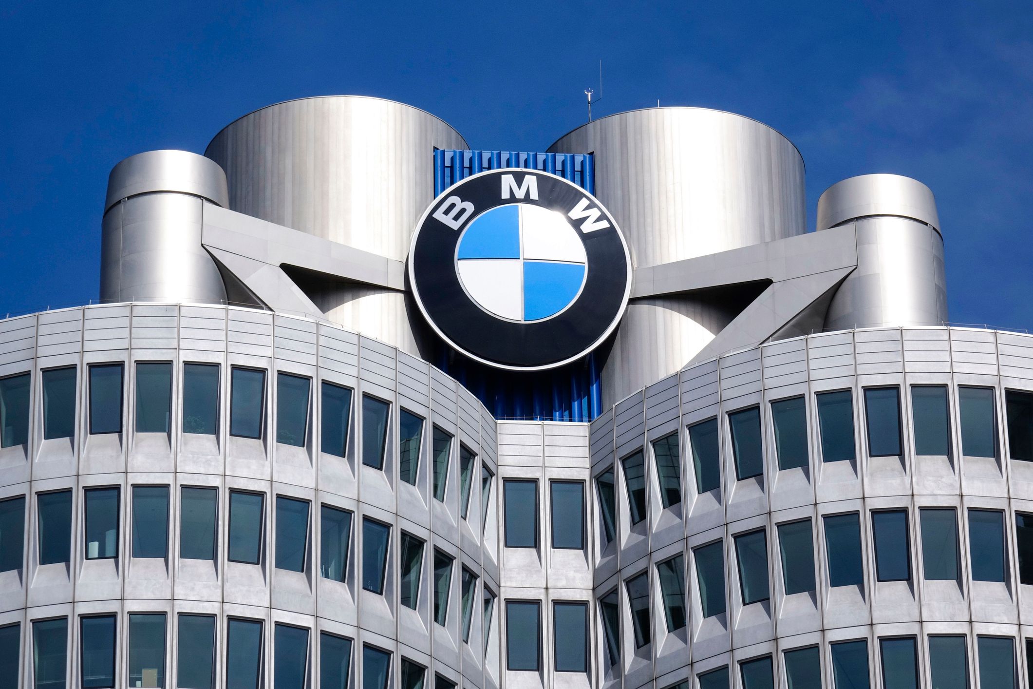 Schlechte Zahlen bei BMW: Der Autobauer macht weniger Gewinn.