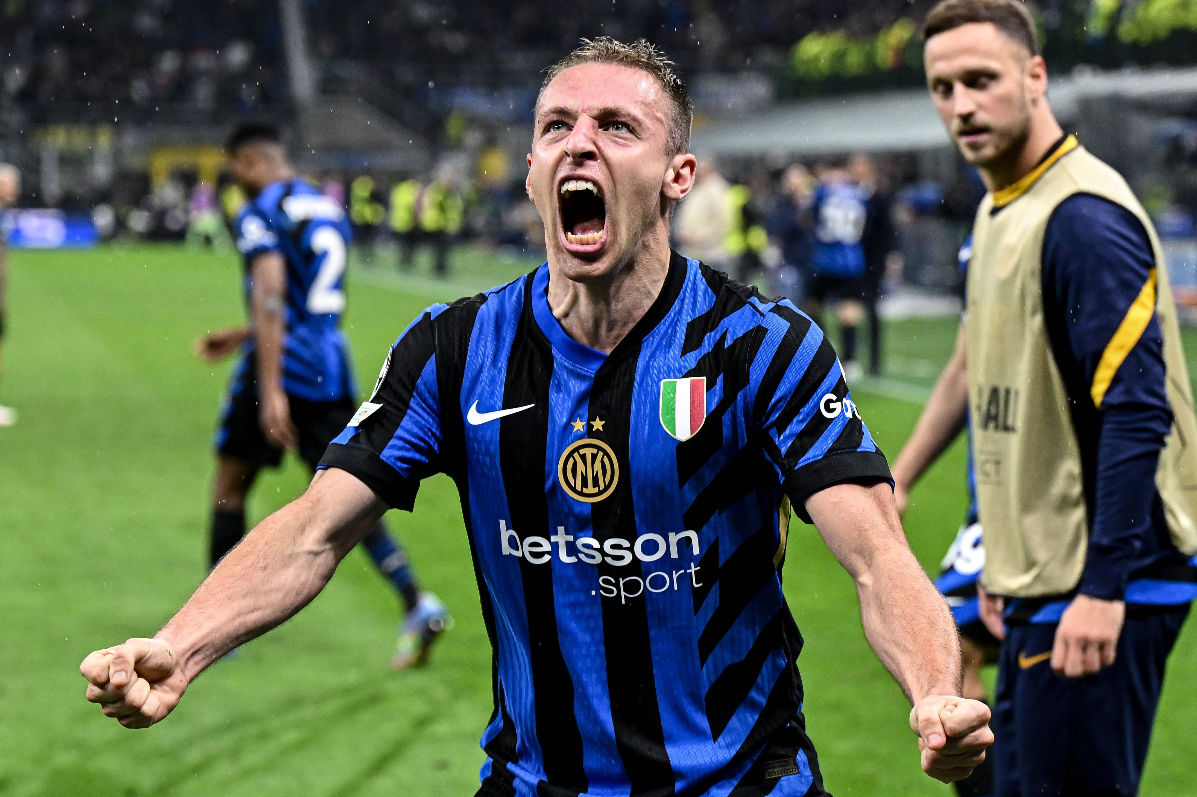 Auch Marko Arnautovic (r.) jubelte mit Davide Frattesi.